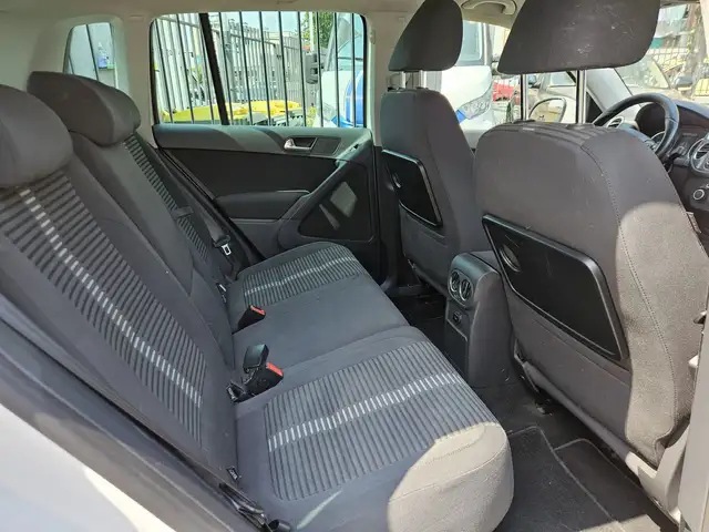 Volkswagen Tiguan view 13