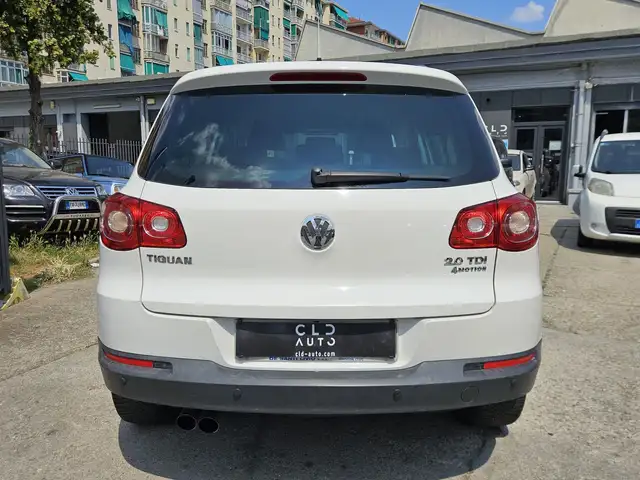 Volkswagen Tiguan view 5