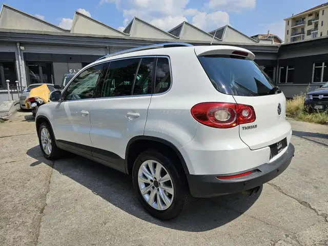 Volkswagen Tiguan view 6