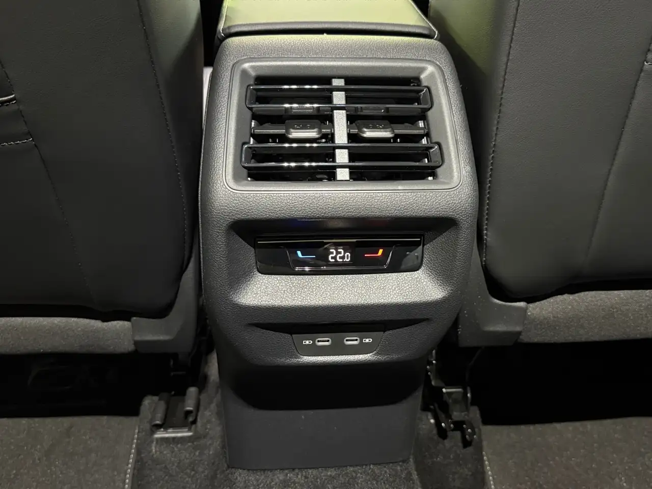 Volkswagen Tiguan 1.5 e-Hybrid DSG R-Line AHK LED Kamera, миниатюра 20