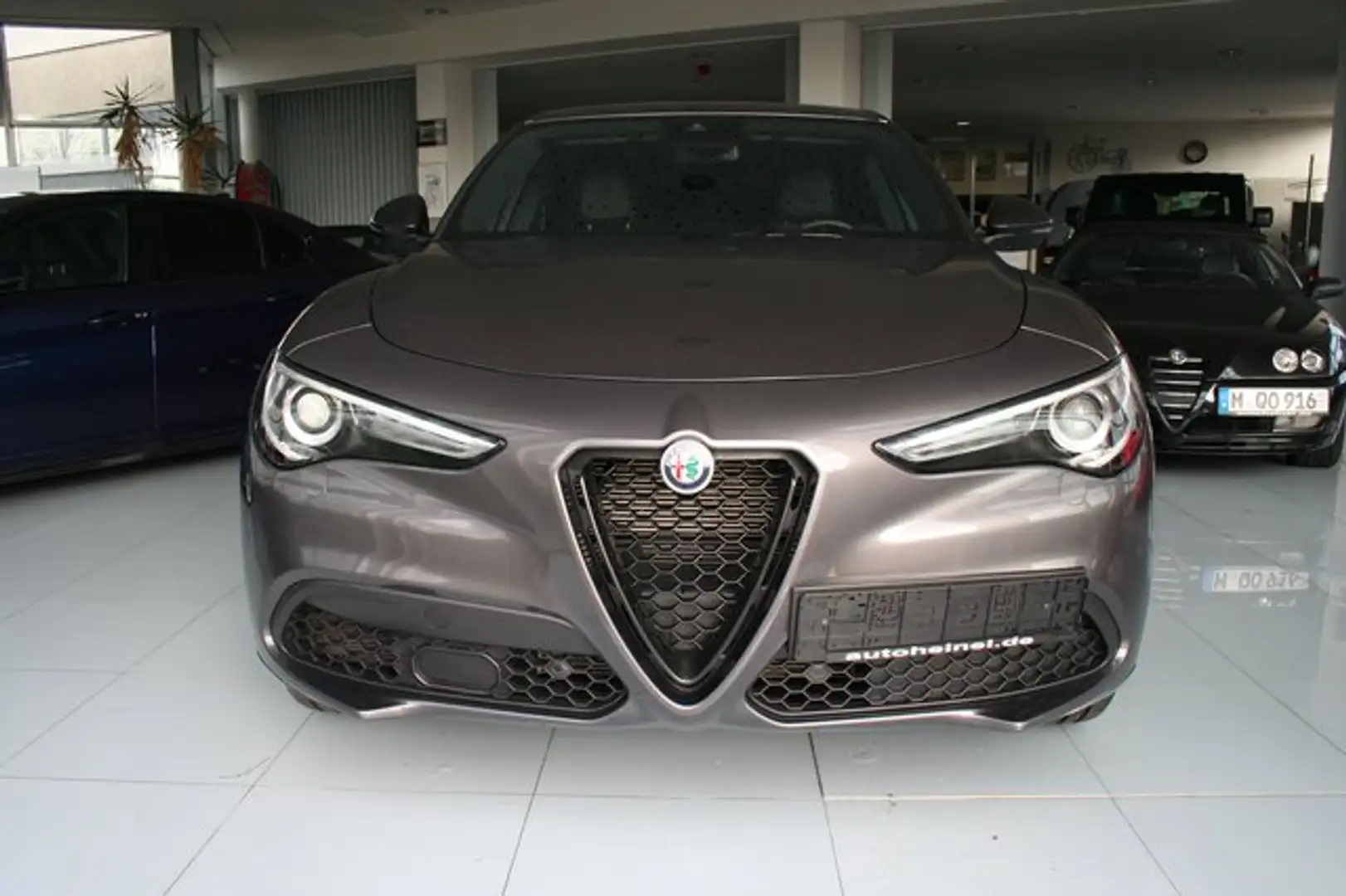 Alfa Romeo Stelvio Veloce Q4#NAV#LEDER#XENON#CARPLAY#KAMERA Grau - 2