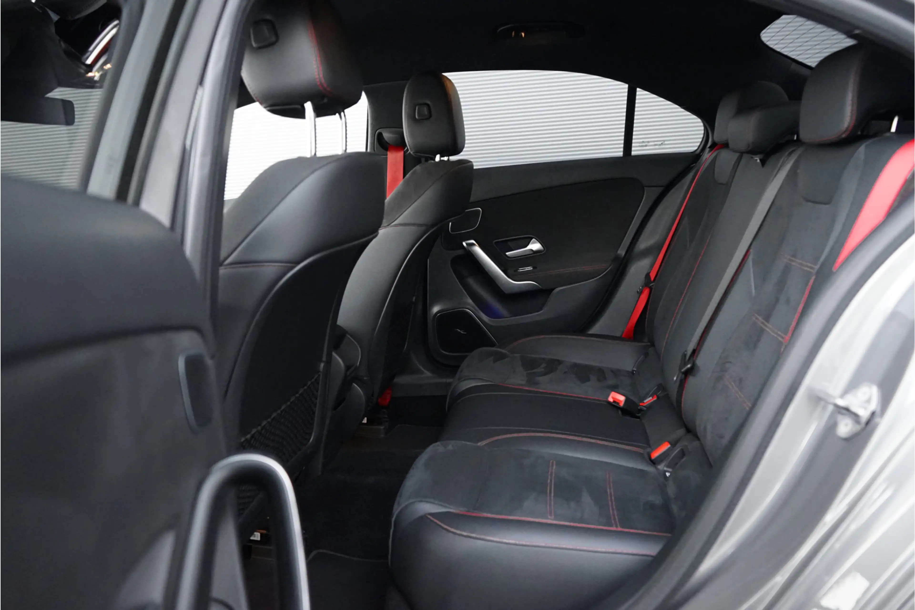 Mercedes-Benz A 35 AMG 4MATIC Limousine Night Burmester HUD Stoelverw — photo 5