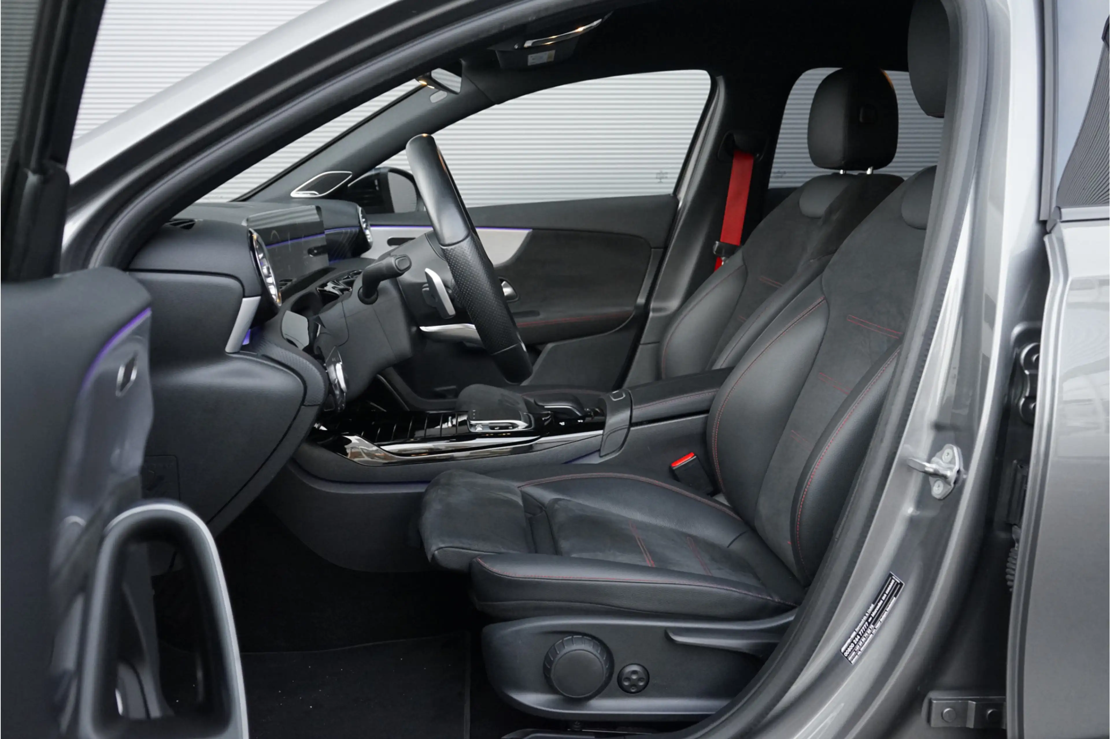 Mercedes-Benz A 35 AMG 4MATIC Limousine Night Burmester HUD Stoelverw — photo 4