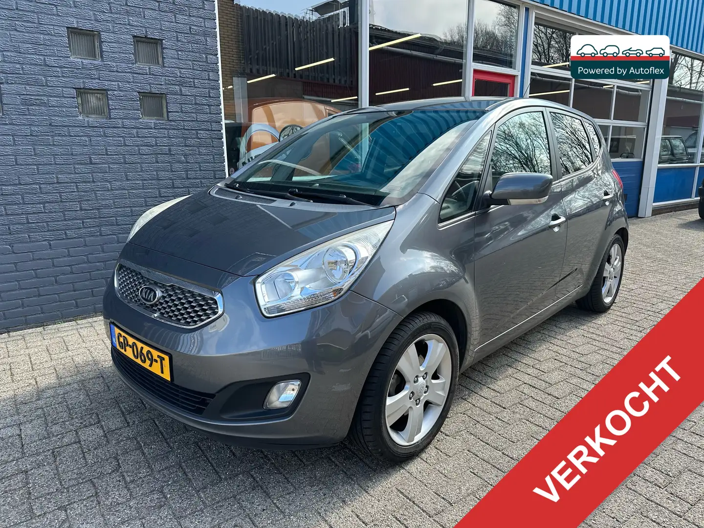 Kia Venga 1.6 CVVT X-ecutive Trekhaak Grijs - 1