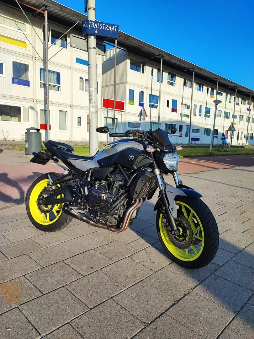 Yamaha MT-07 - 2