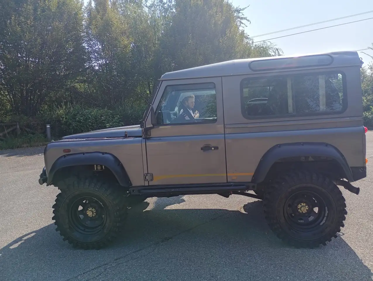 Land Rover Defender 90 2. TD5 SE 122ch - Révison complète - 4 Places - Carnet entretien