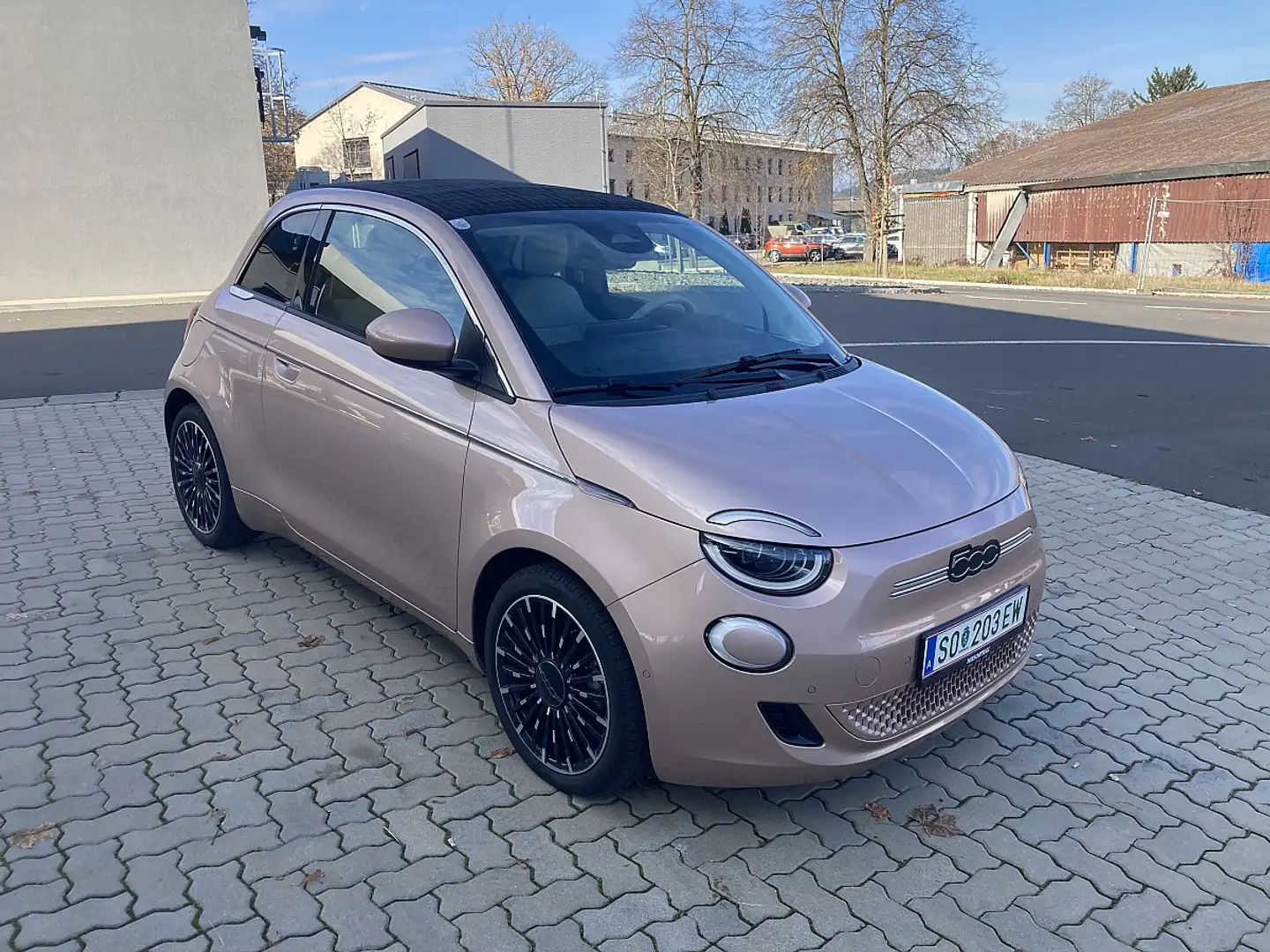 Fiat 500C Elektro La Prima 42 kWh netto € 24.600,- - 2