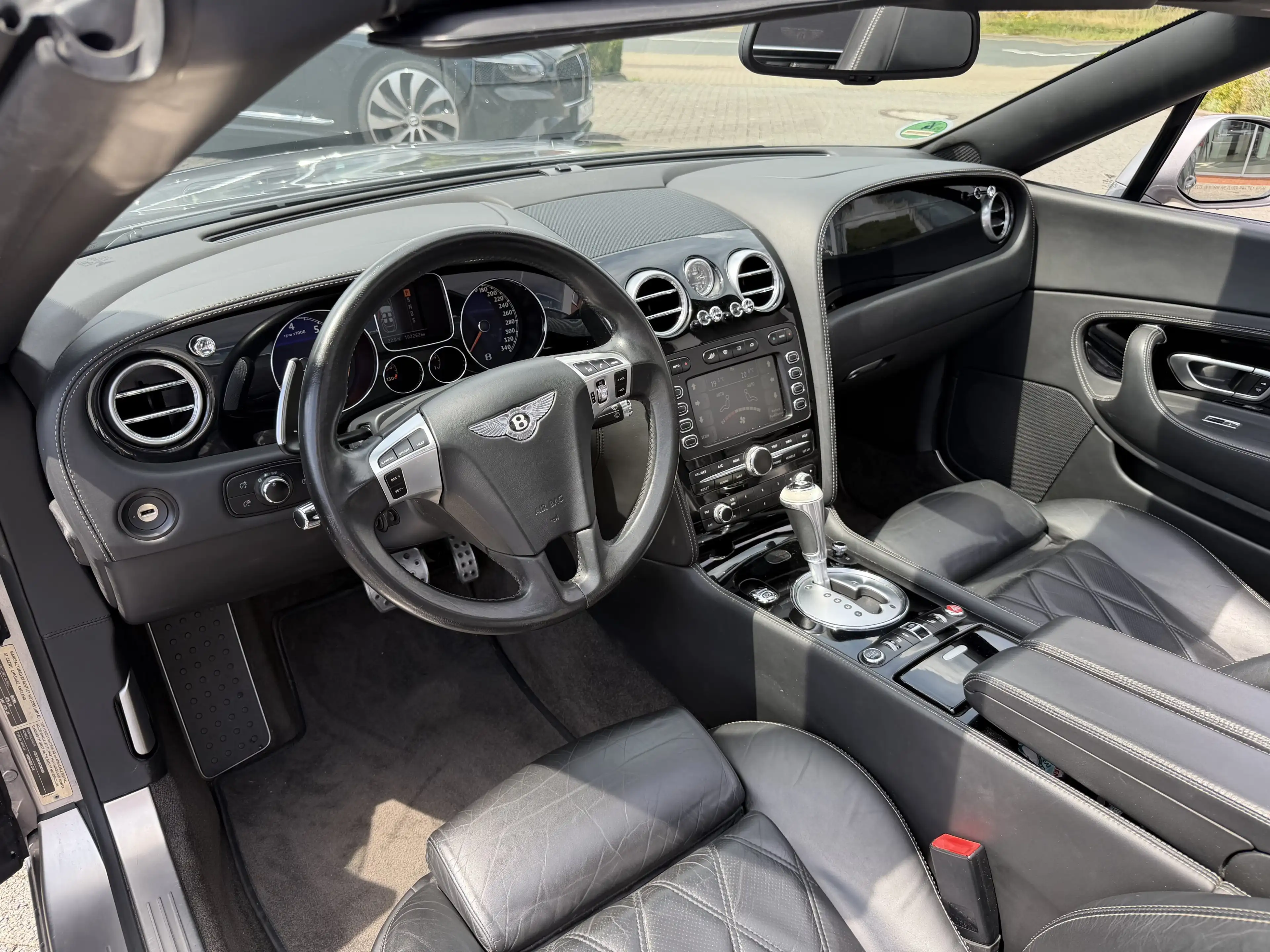 Bentley Continental GTC Speed — photo 15