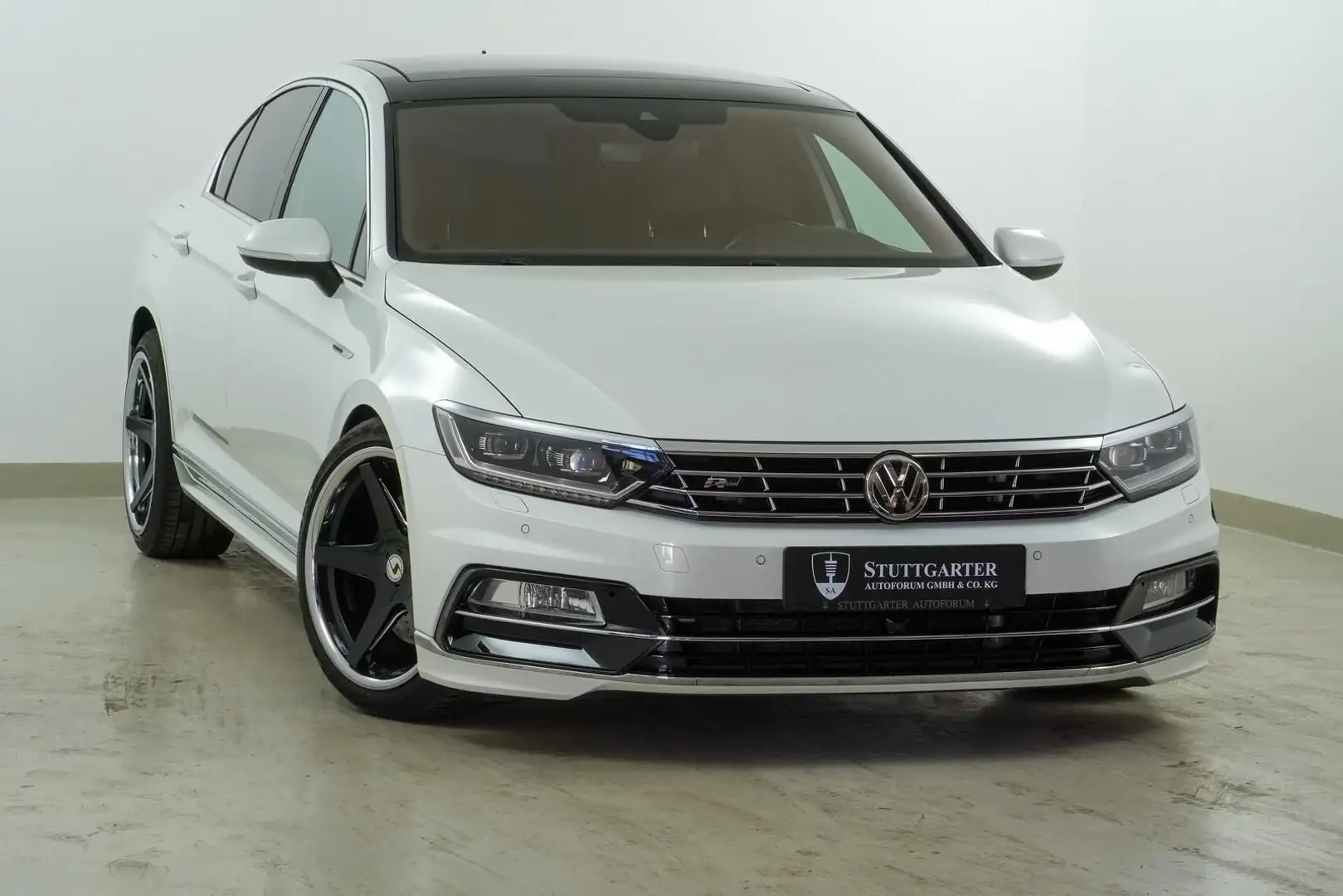 Volkswagen Passat 4M R-Line Standheizung Leder Pano 360K Blanc - 1