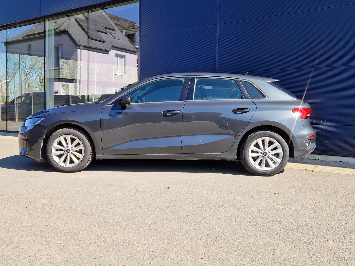 Audi A3 Sportback 30 TFSI 110cv *** AUTOMATIQUE *** Grau - 2