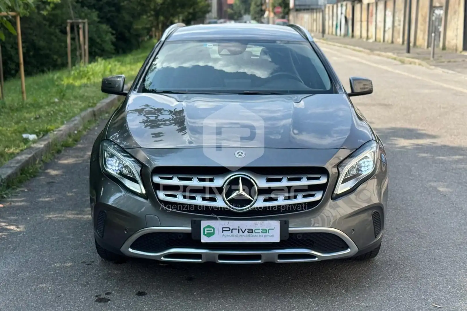 Mercedes-Benz GLA 180 GLA 180 Sport Argent - 2