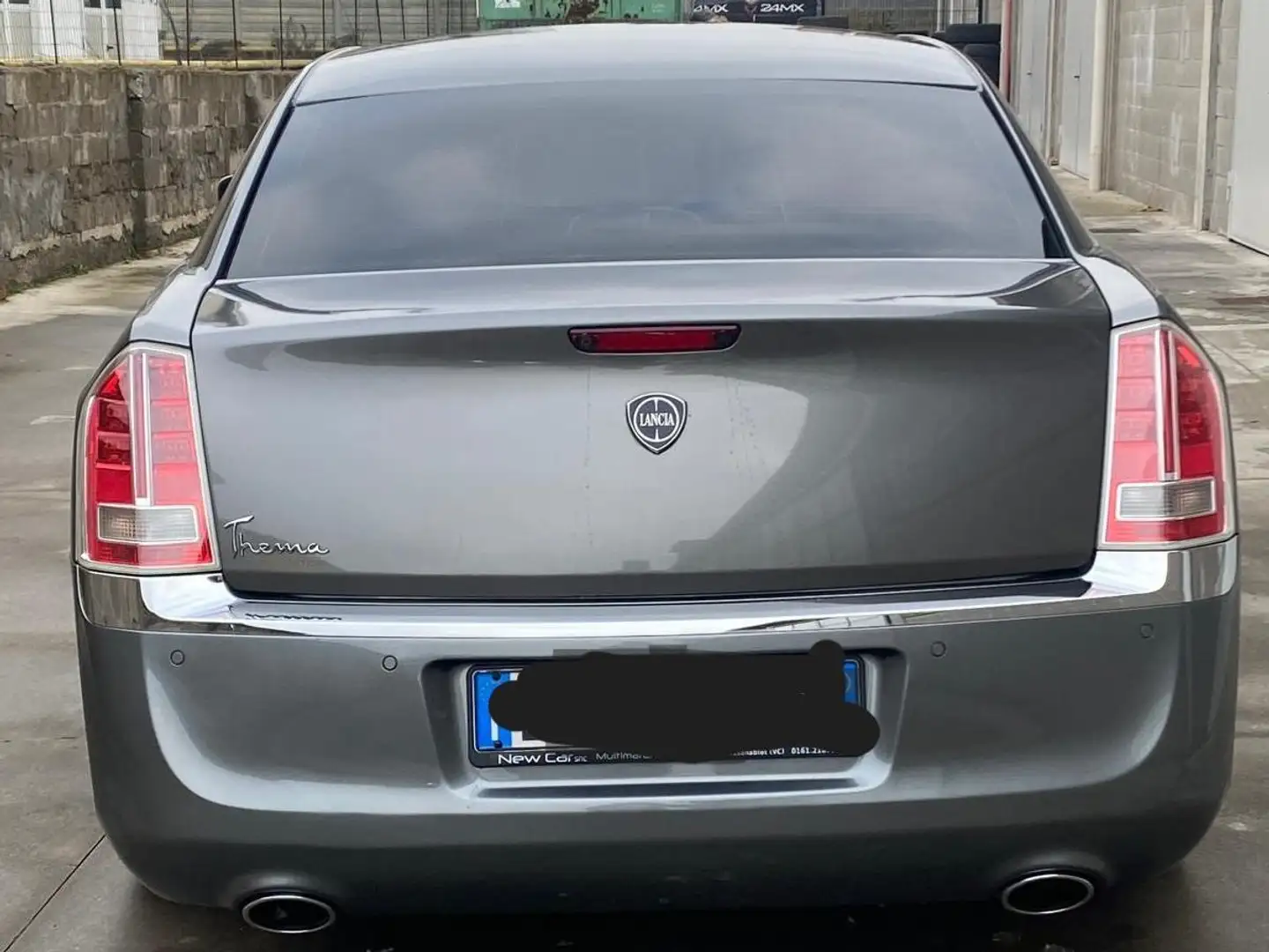 Lancia Thema Grigio - 1
