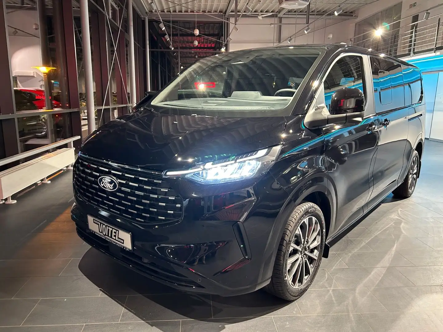 Ford Tourneo Custom Aut L2 Titanium X Schwarz - 1