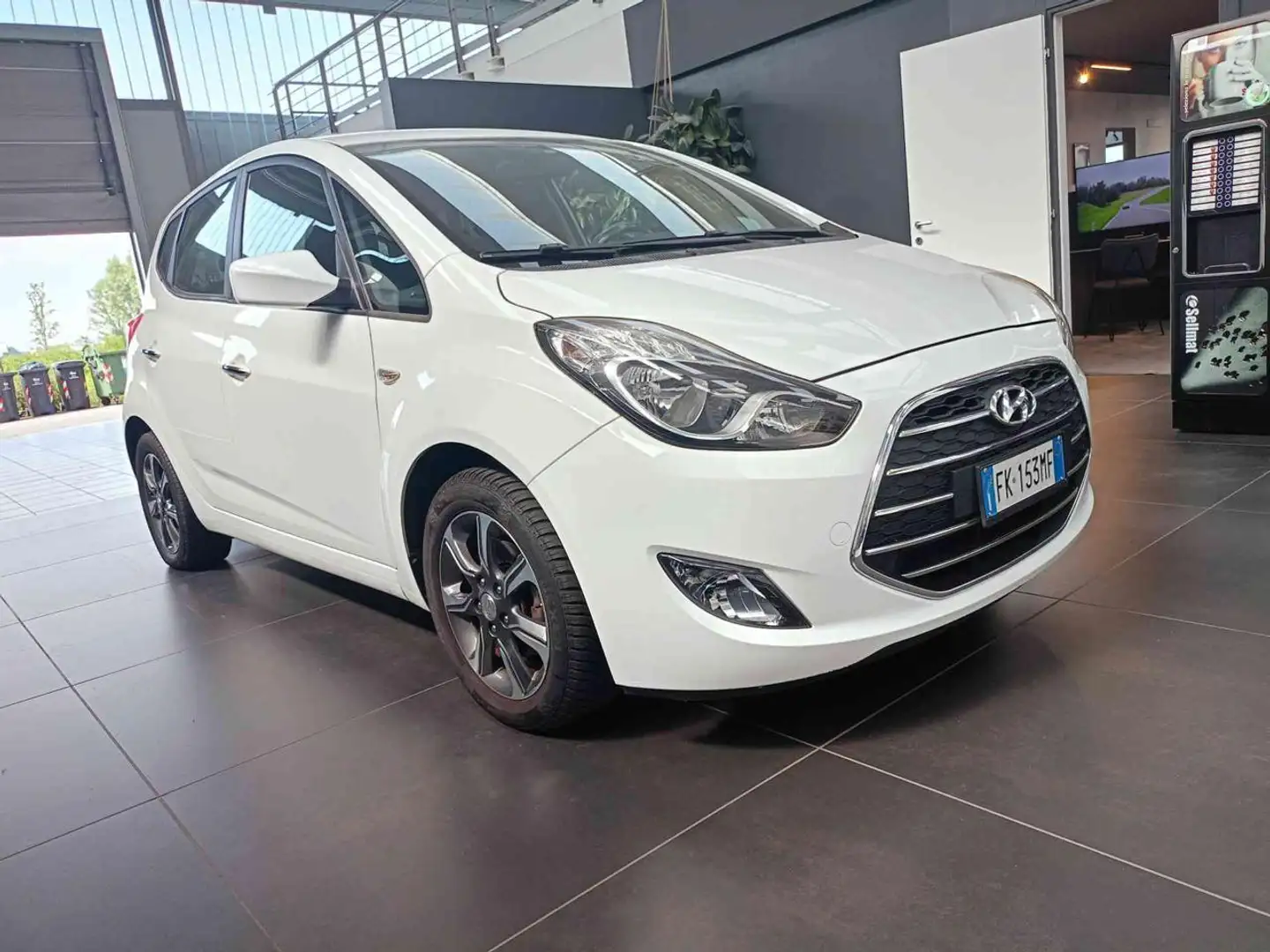 Hyundai iX20 1.4 CRDI 90 CV Comfort Blanc - 1
