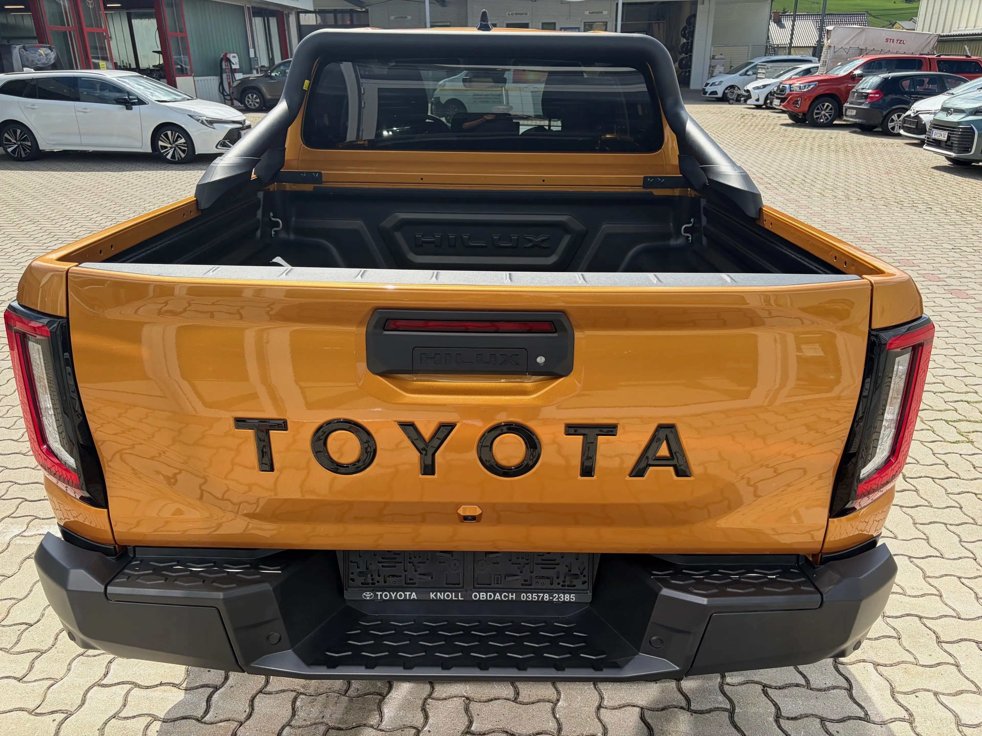 Toyota Hilux Double Cab 2.8 D-4D MHEV 150 kW 4×4 Invincible — photo 5