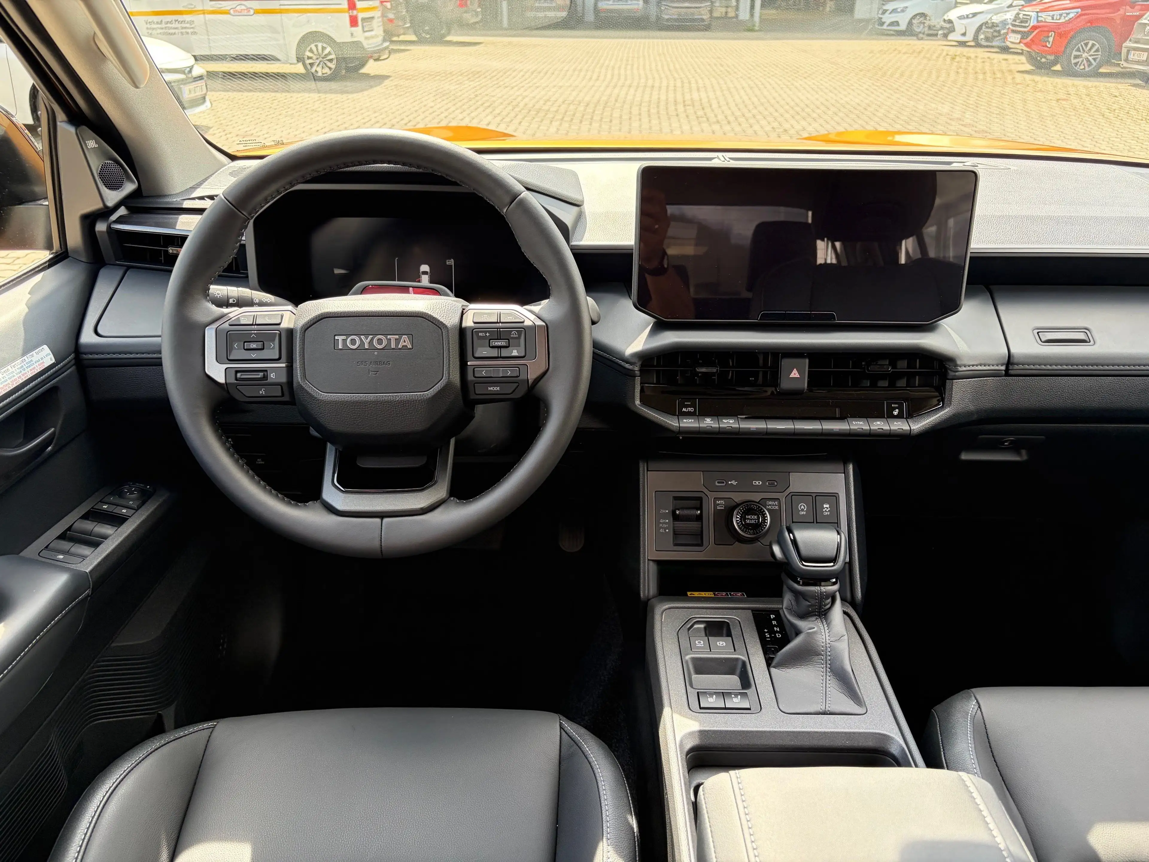 Toyota Hilux Double Cab 2.8 D-4D MHEV 150 kW 4×4 Invincible — photo 15