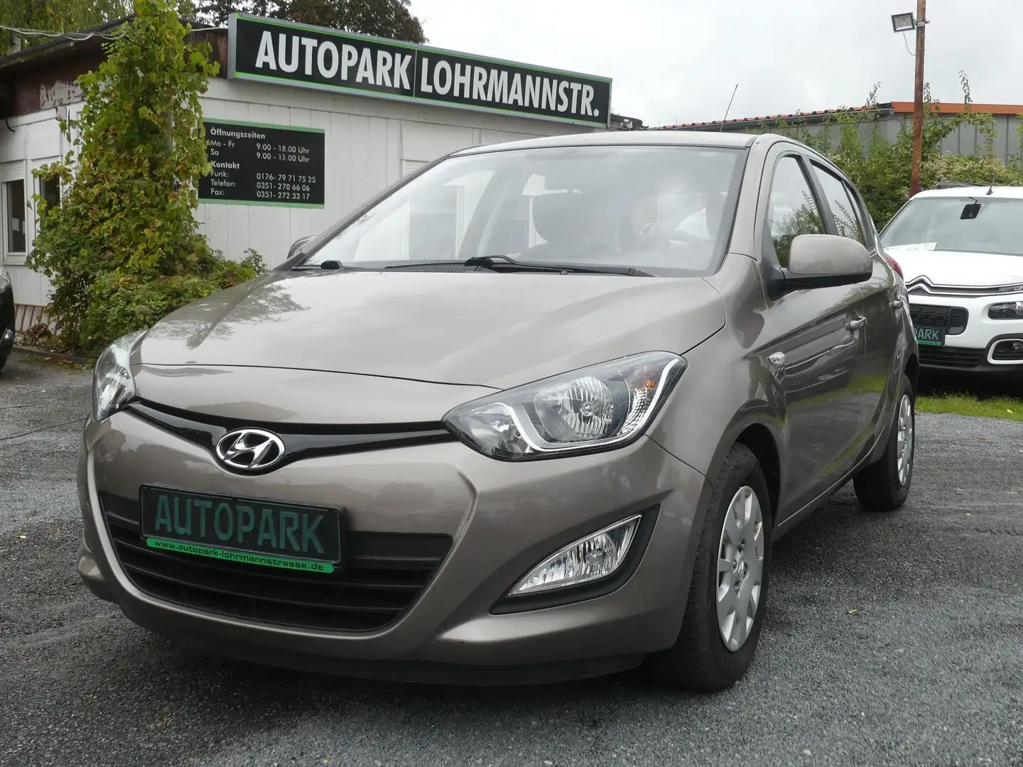 Hyundai i20 5 Star Edition*Klima*1.Hand*Nr.37 Braun - 1