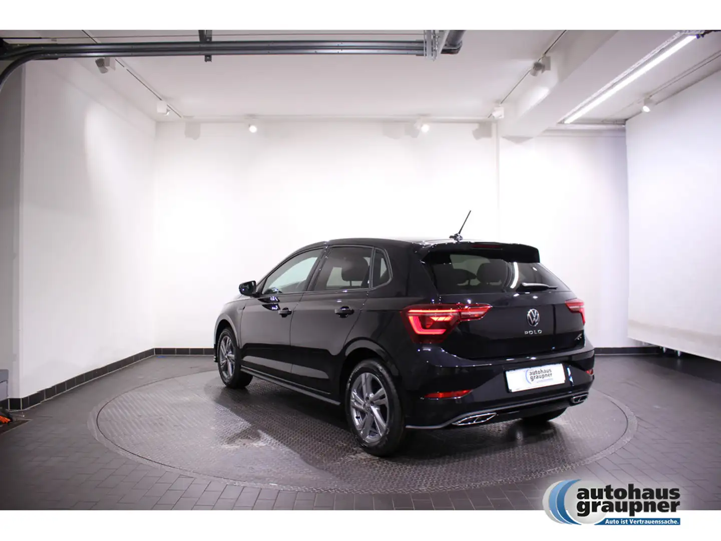 Volkswagen Polo 1.0 TSI R-Line KLIMA PDC SHZ MATRIX-LED Černá - 2