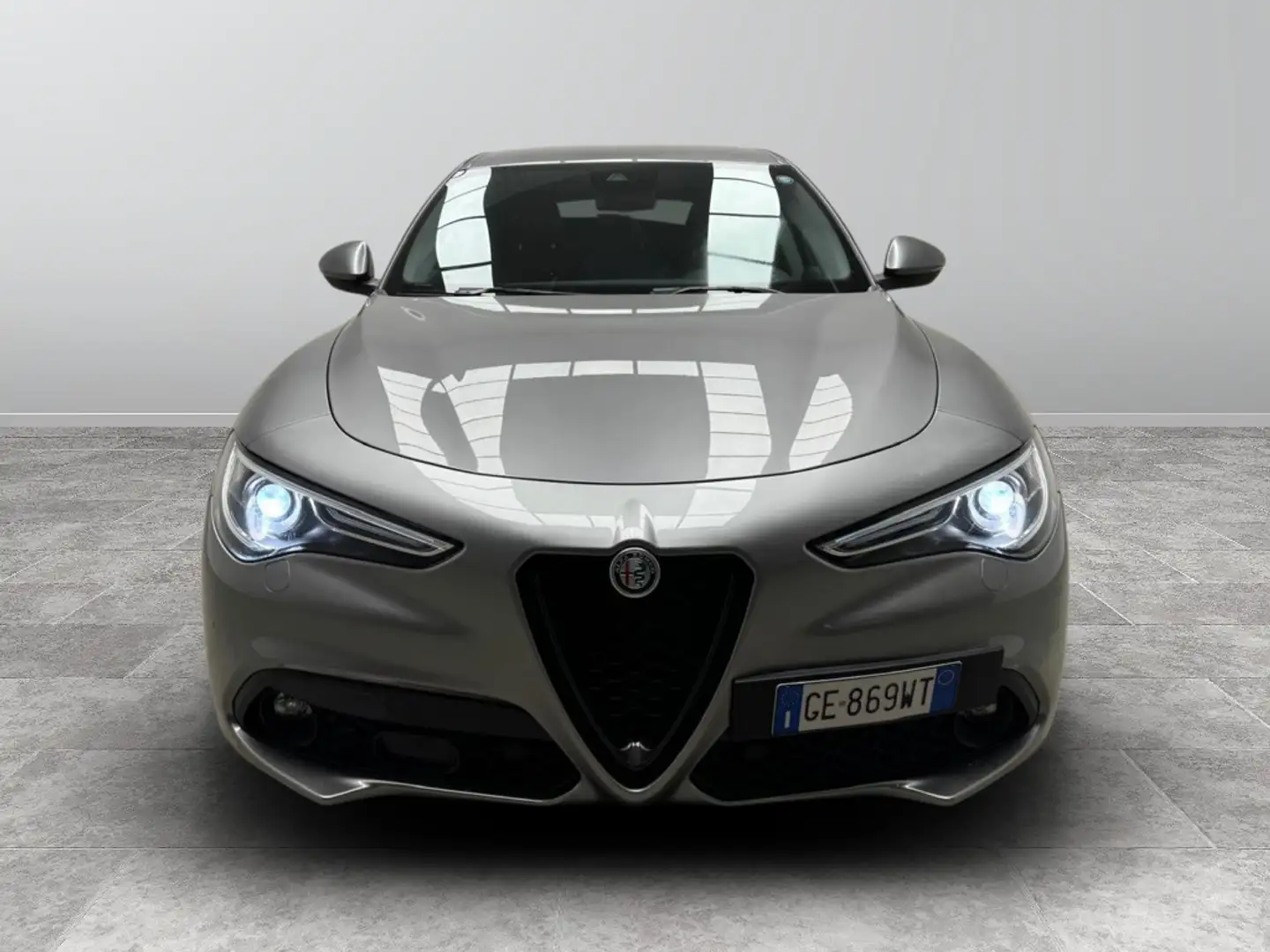 Alfa Romeo Stelvio 2.2 Turbo Lusso Grau - 2