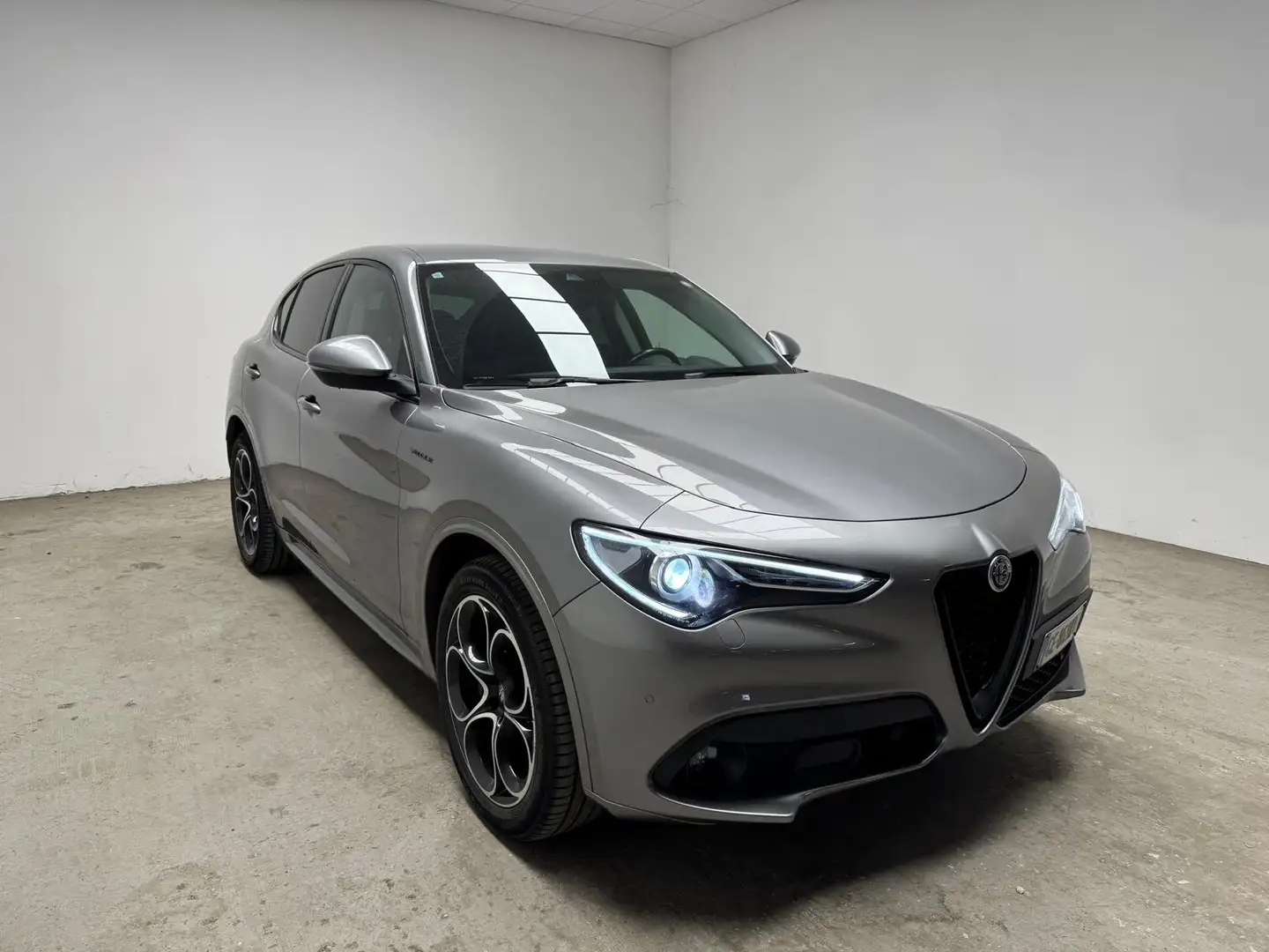 Alfa Romeo Stelvio 2.2 Turbo Lusso Grijs - 1