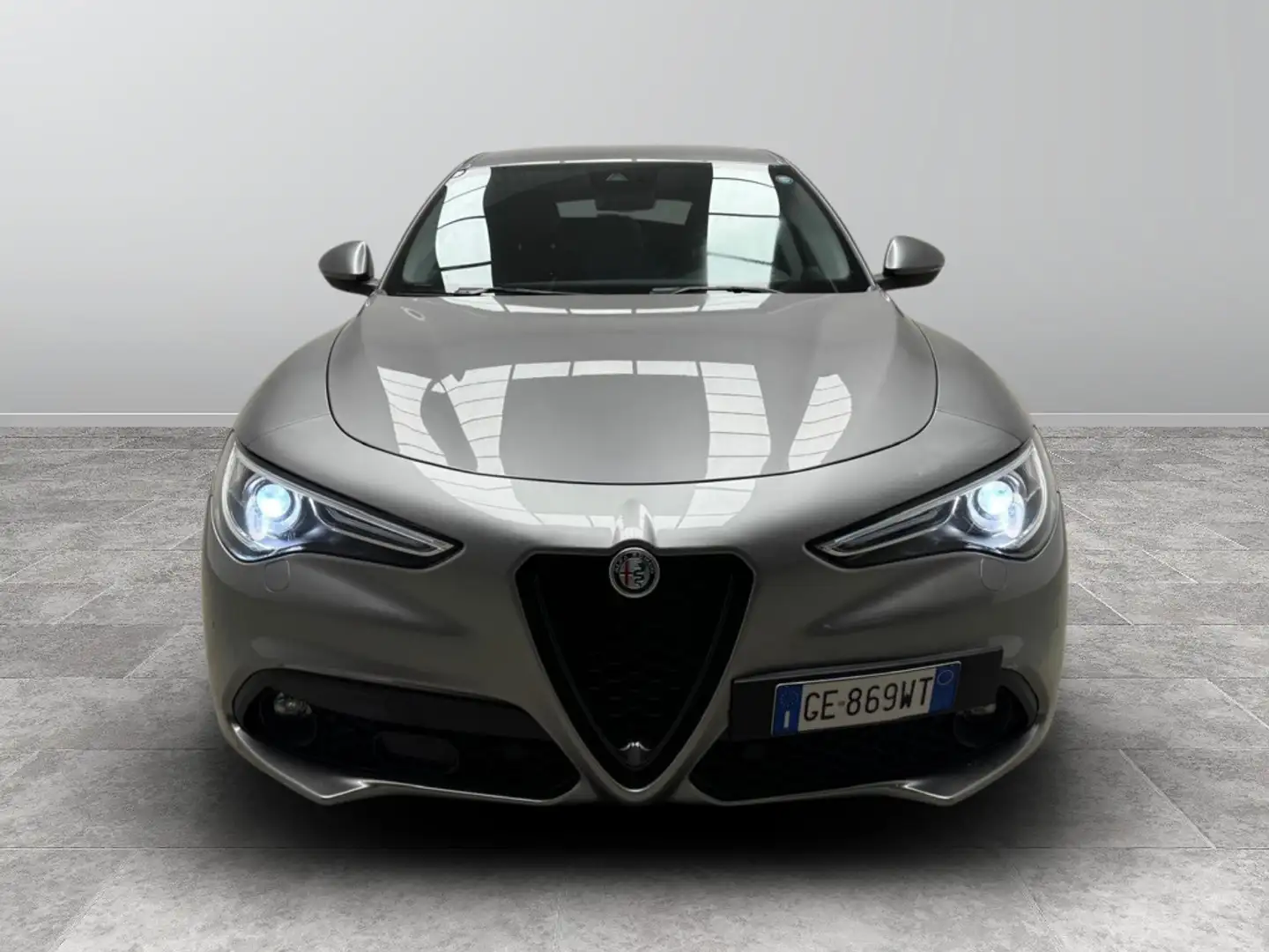 Alfa Romeo Stelvio 2.2 Turbo Lusso Grau - 2