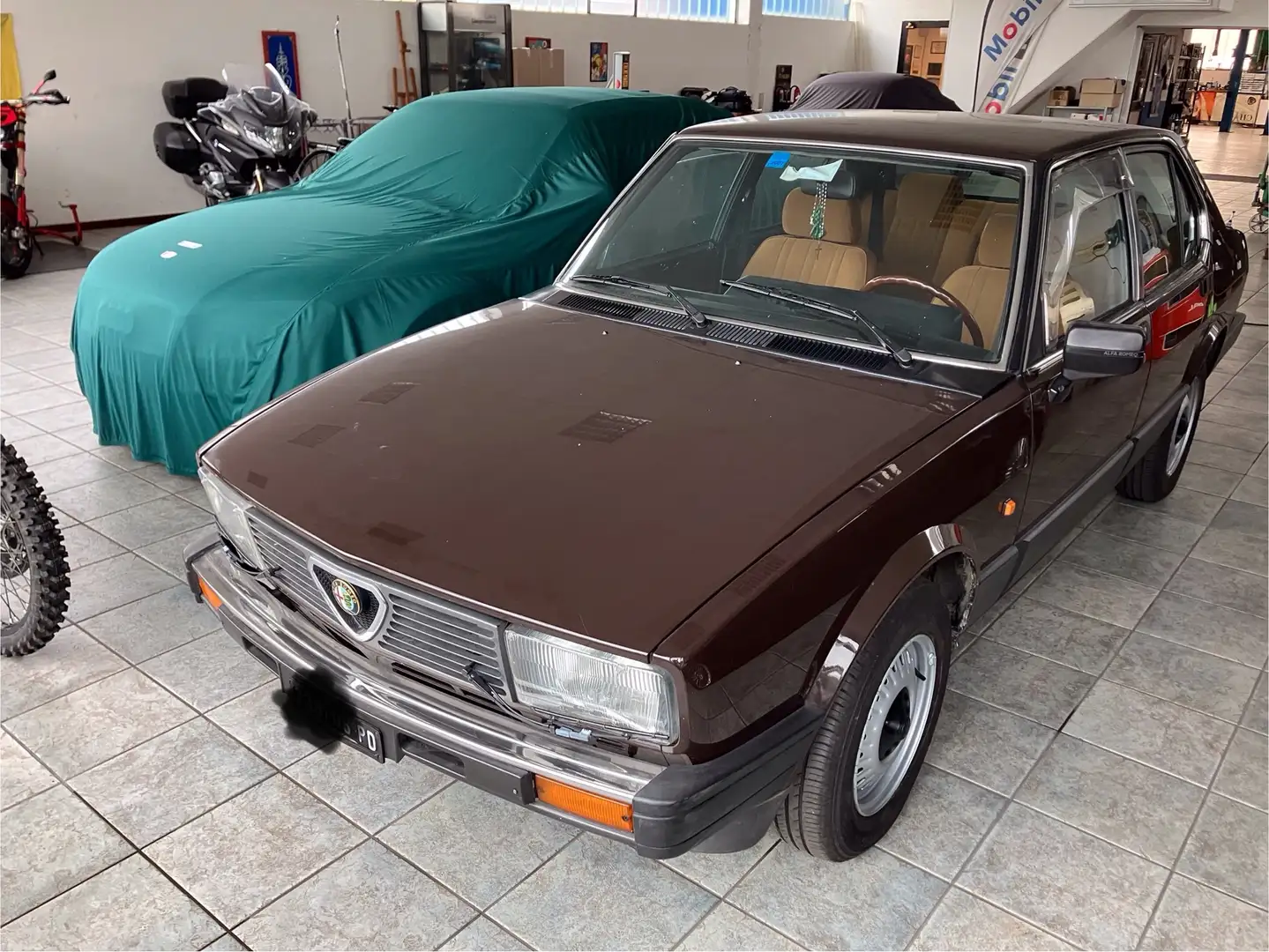 Alfa Romeo Alfetta 2,0 benzina Marrón - 1