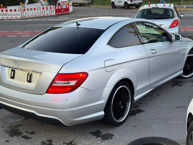 Mercedes-Benz C 250 C 250 CGI AMG Line — photo 3