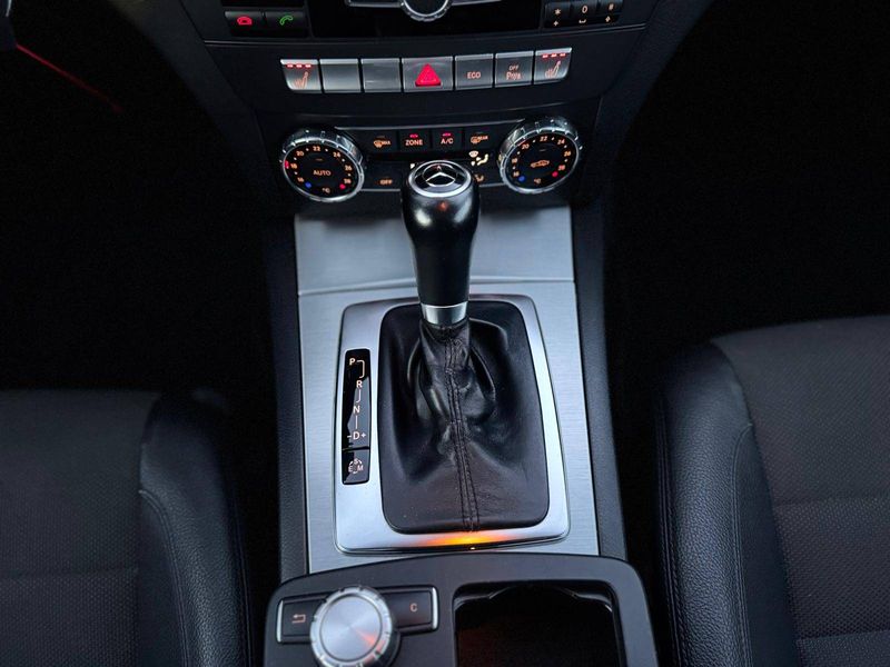 Mercedes-Benz C 250 C 250 CGI AMG Line — photo 15