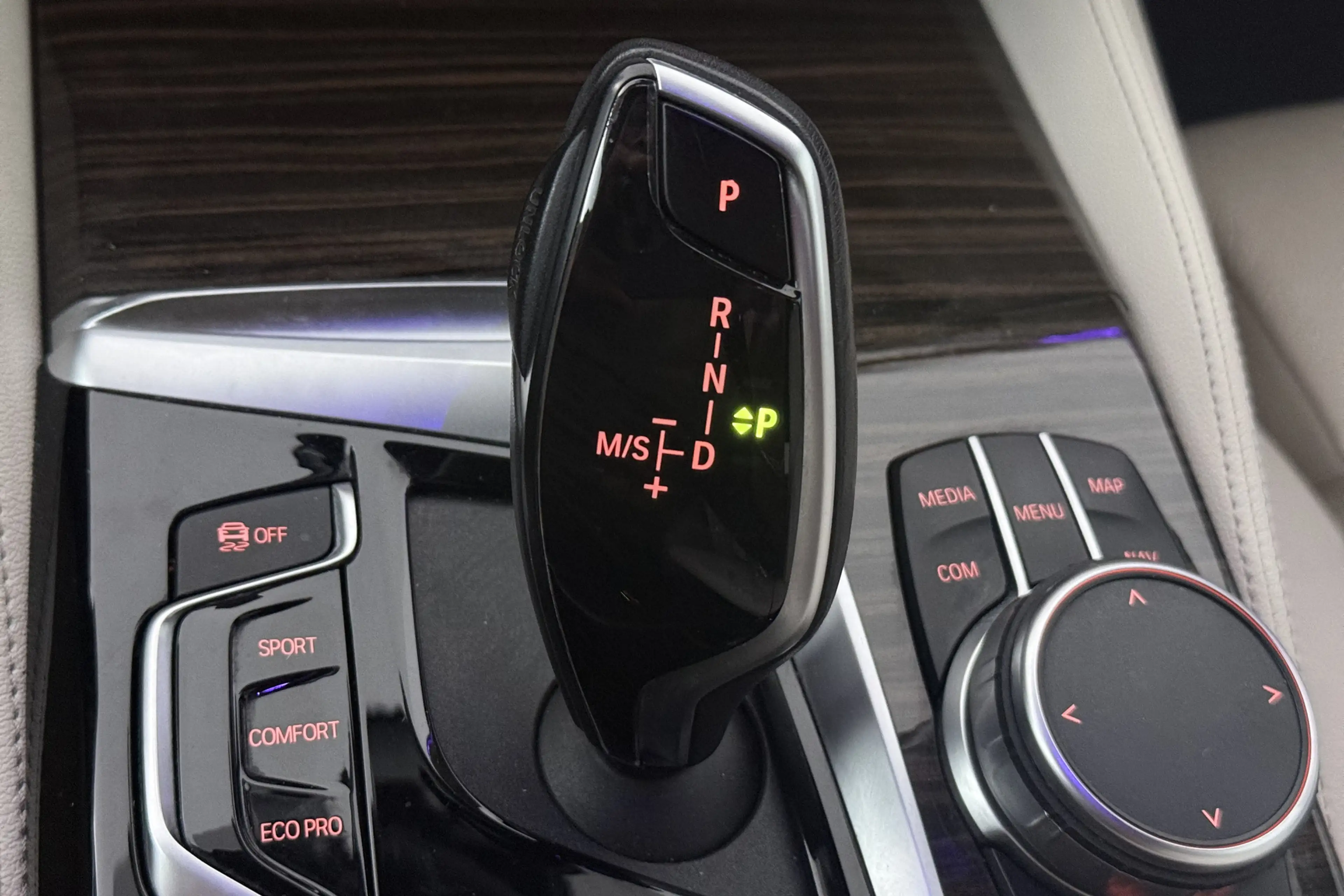 BMW 520 5-serie 520i High Executive Edition (STOELVERWARMI — photo 11
