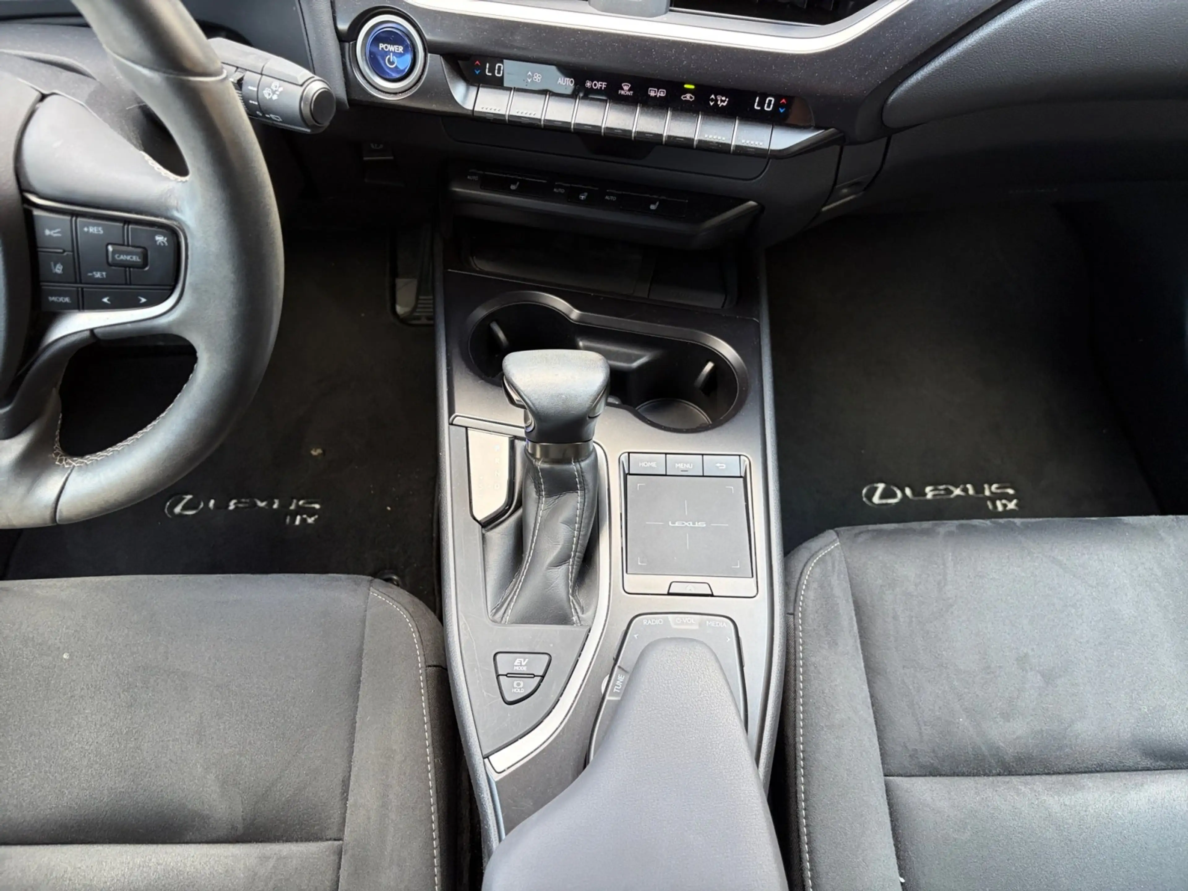 Lexus UX 250h UX 250 h 250h Style Edition *SHZ*Navi*RFK* — photo 12