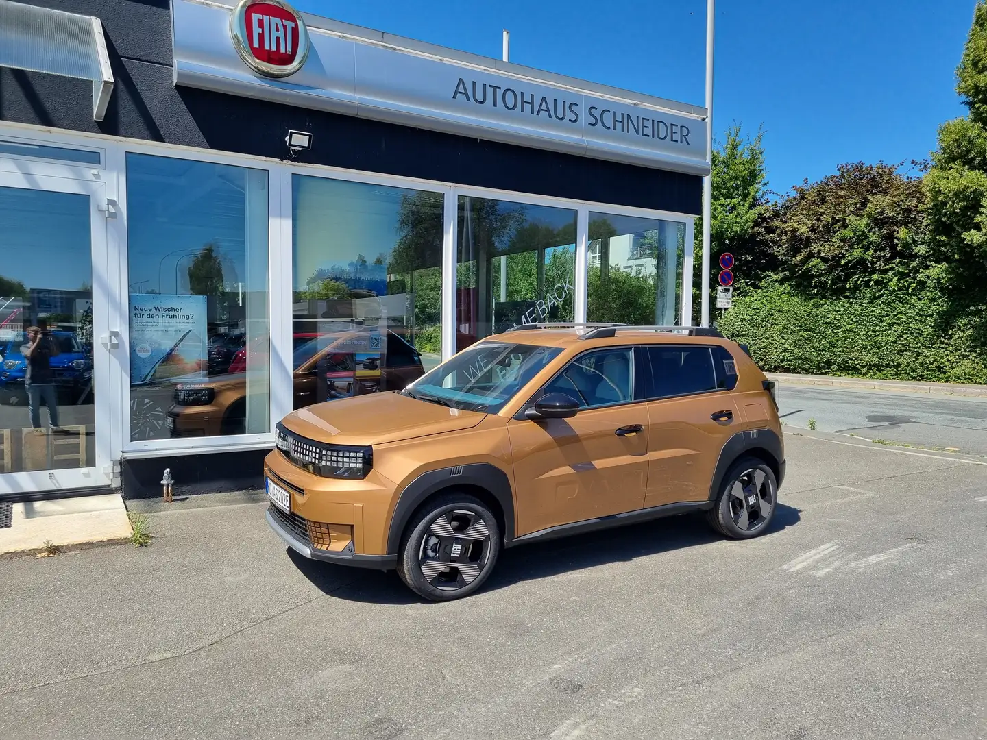 Fiat Grande Panda Elektro 83kW (113PS) 44kWh LaPrima Brons - 1