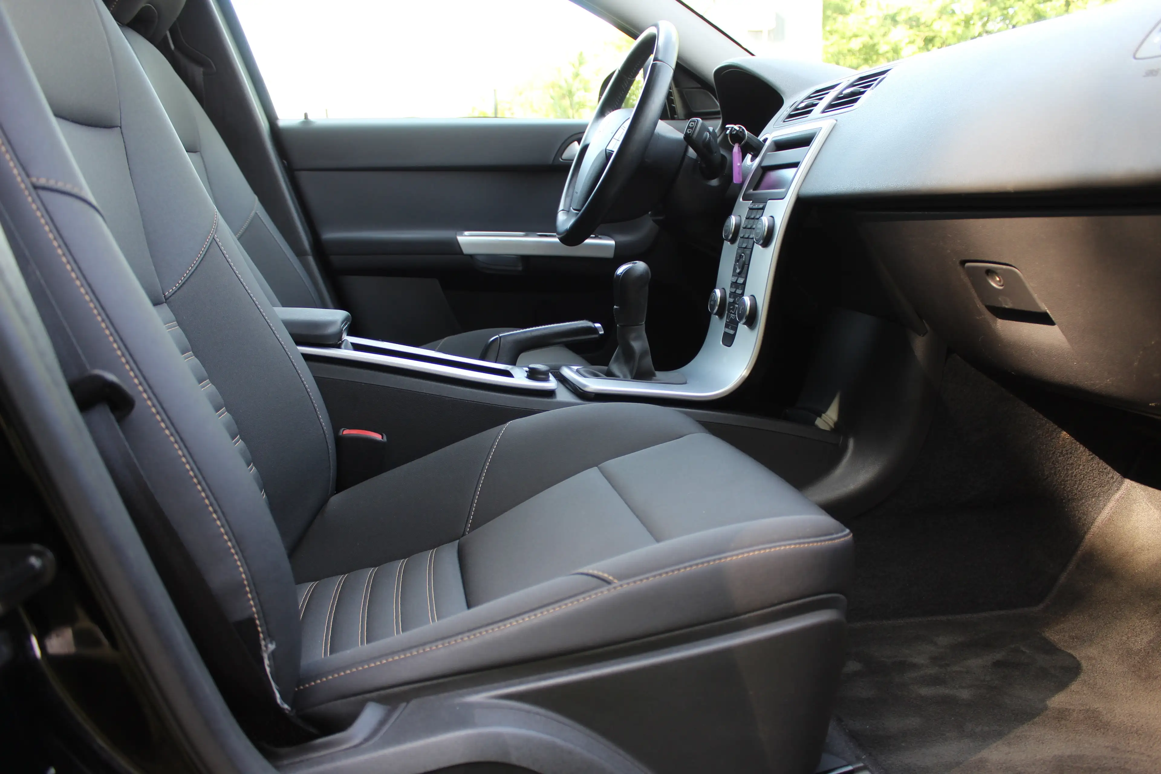 Volvo V50 D2 Business Edition — photo 14