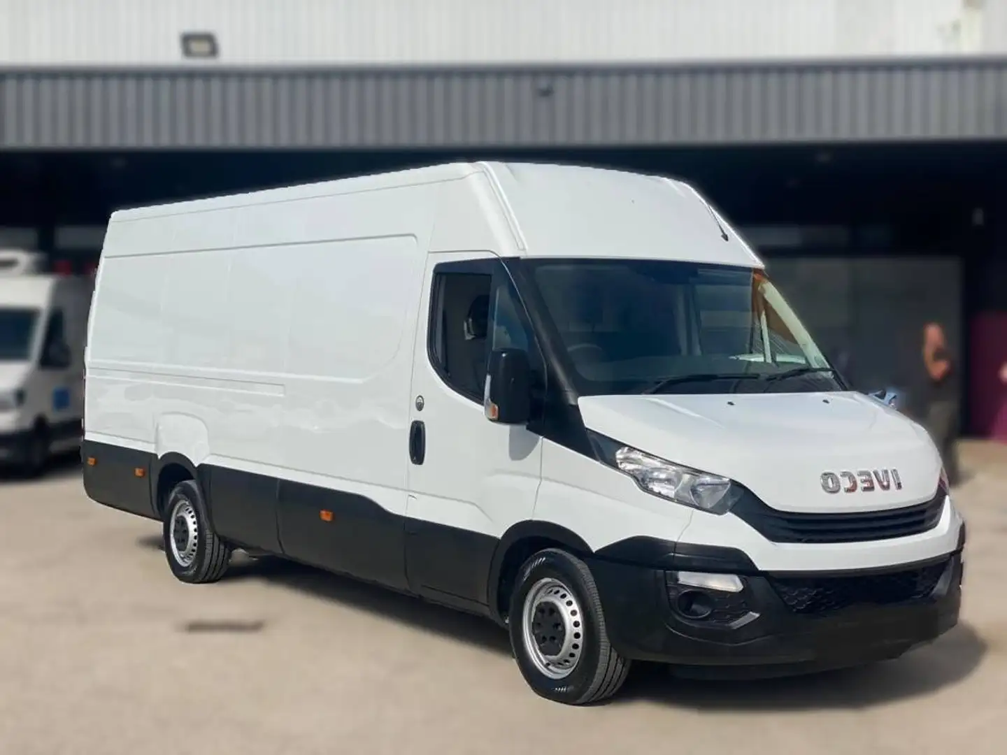 Iveco Daily 2.3 TD 35S 16S V 4100/H2 - Blanc - 1