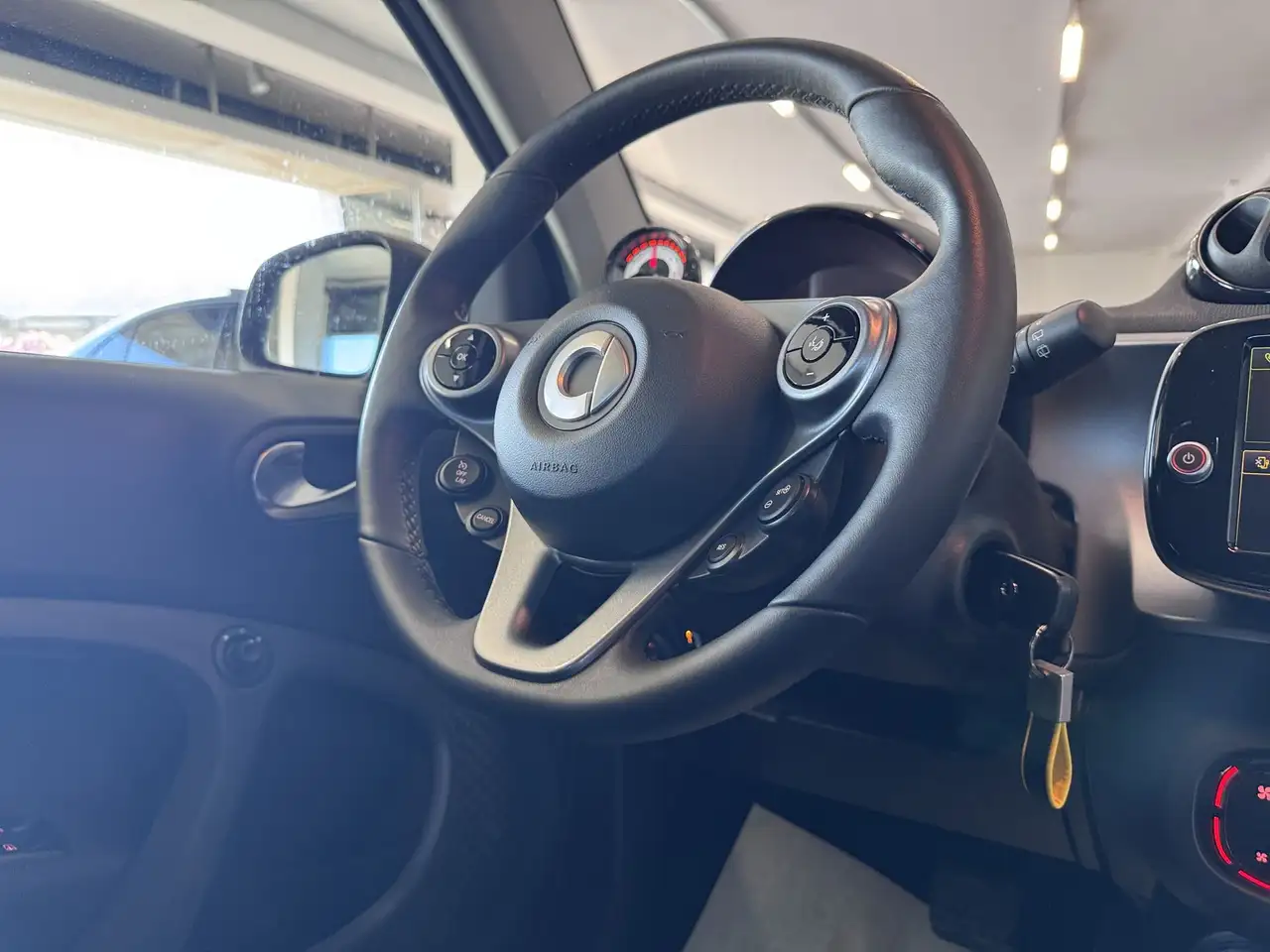 smart forTwo 2024 — фото 12