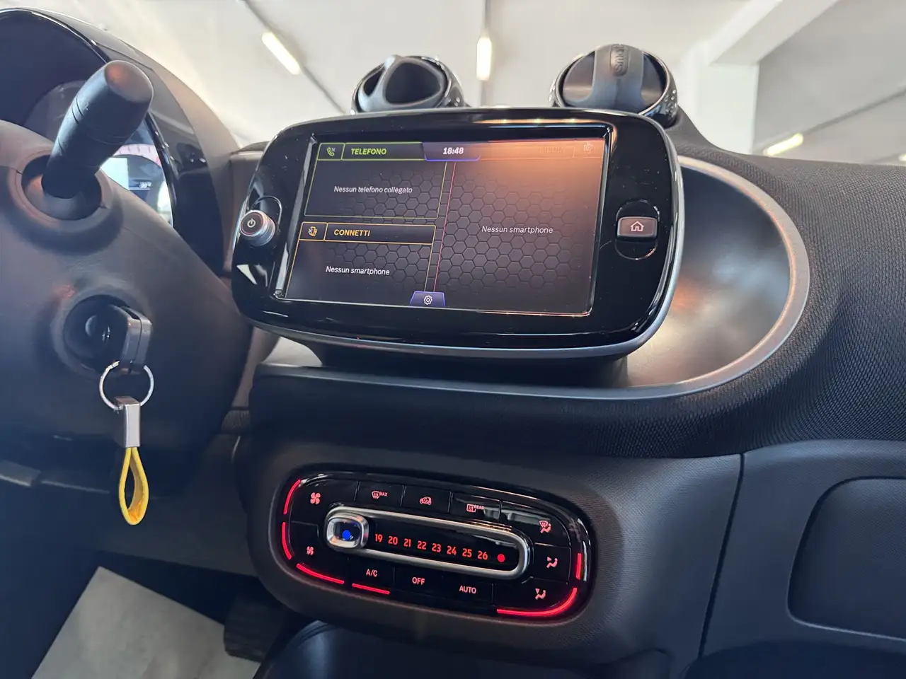 smart forTwo 2024 — фото 10
