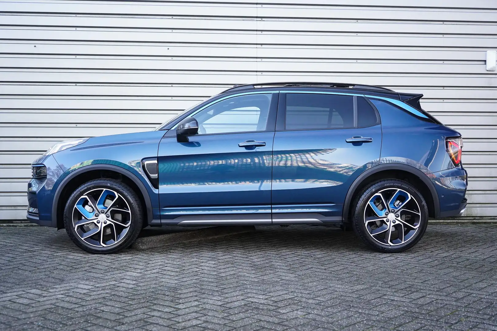 Lynk & Co 01 1.5 | Business Edition | Apple Carplay | Android A Blauw - 2