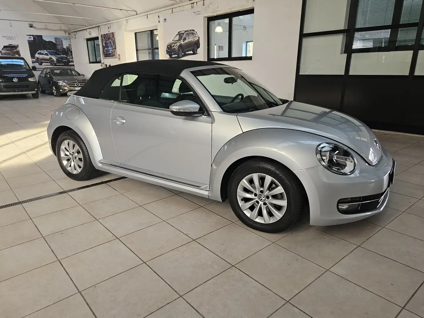 Volkswagen Maggiolino Maggiolino Cabrio 1.6 tdi Design Silber - 2