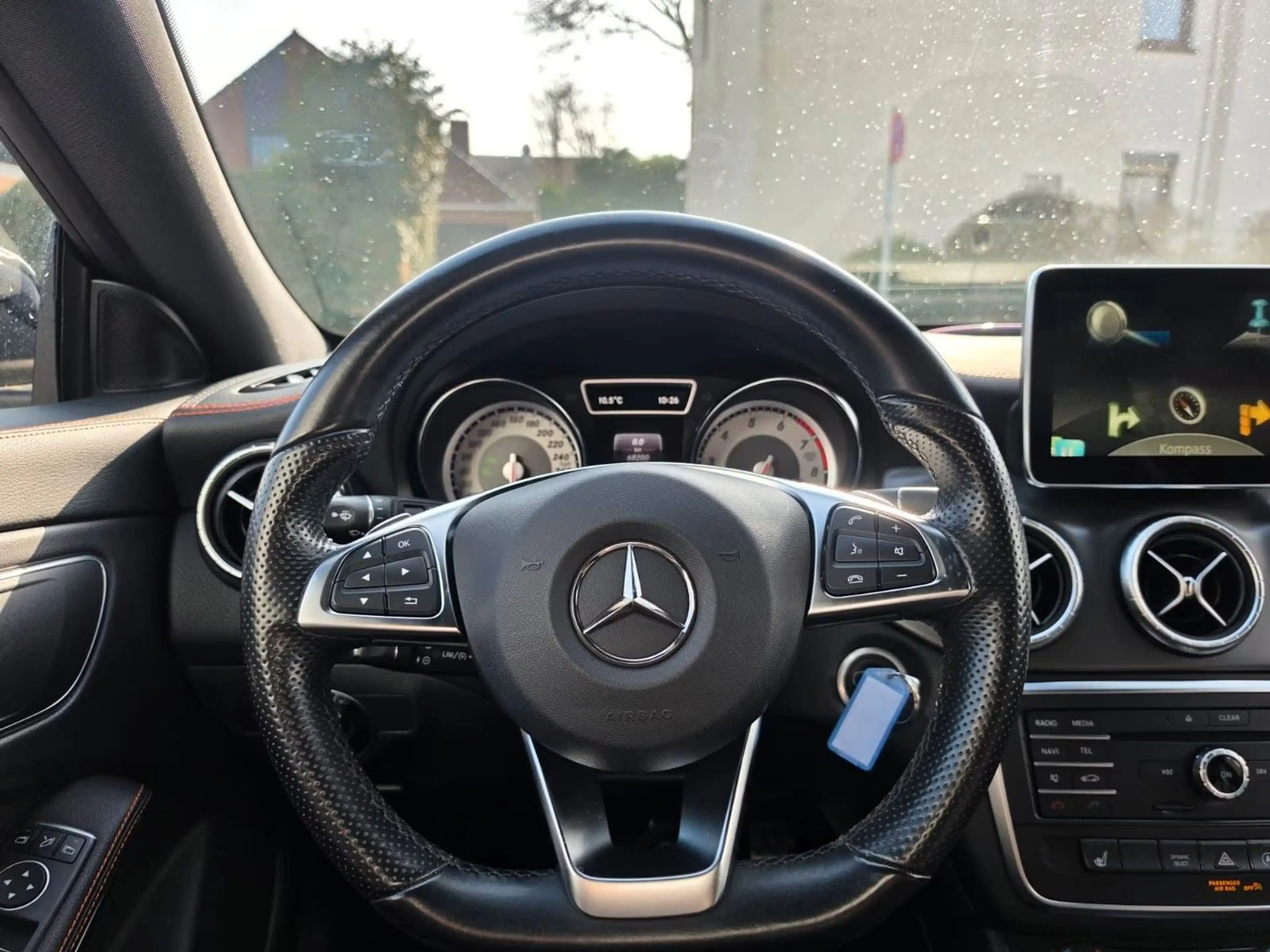 Mercedes-Benz CLA 200 Shooting Brake ORANGE ART EDITION/AMG — photo 9