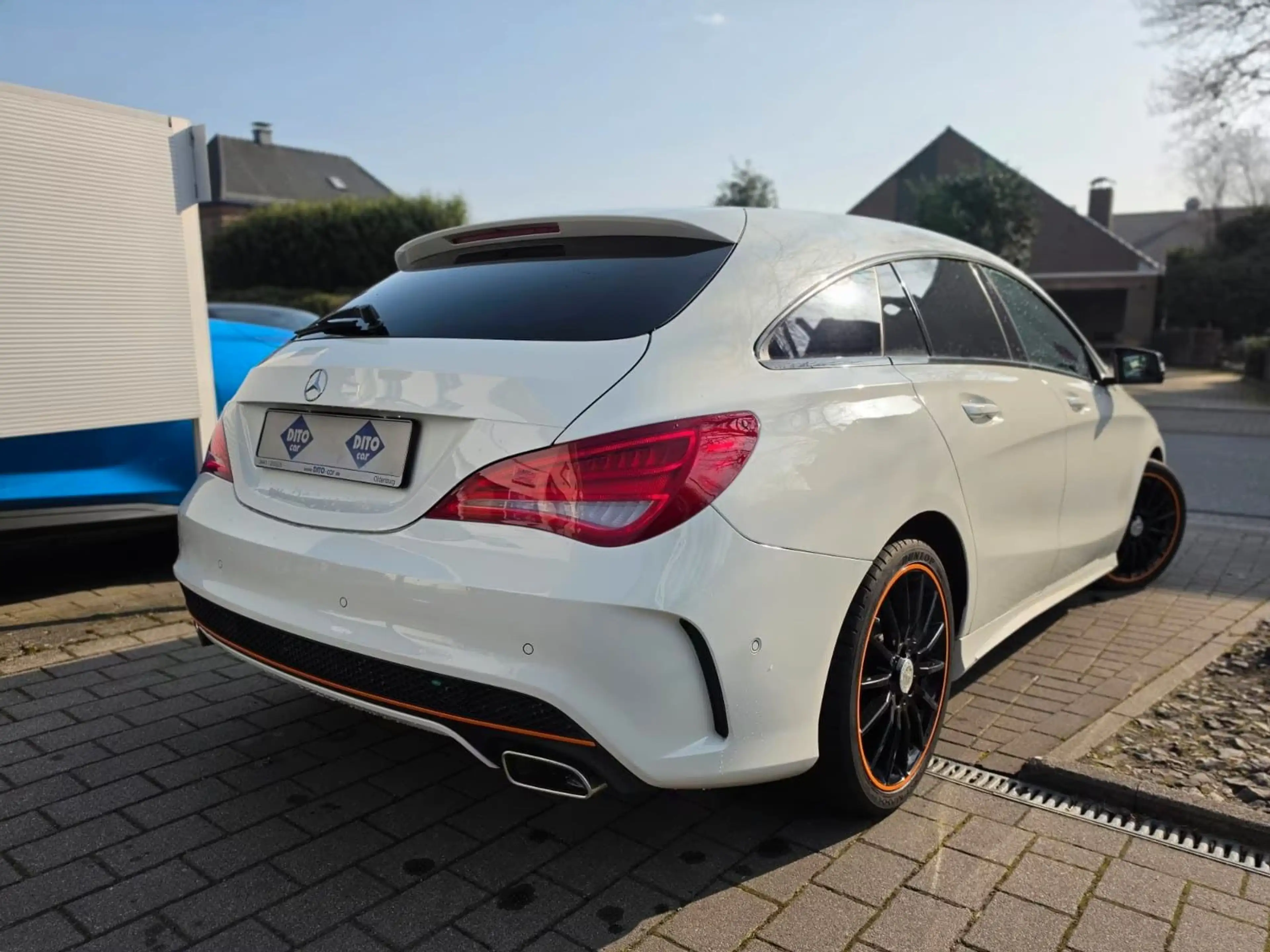 Mercedes-Benz CLA 200 Shooting Brake ORANGE ART EDITION/AMG — photo 2