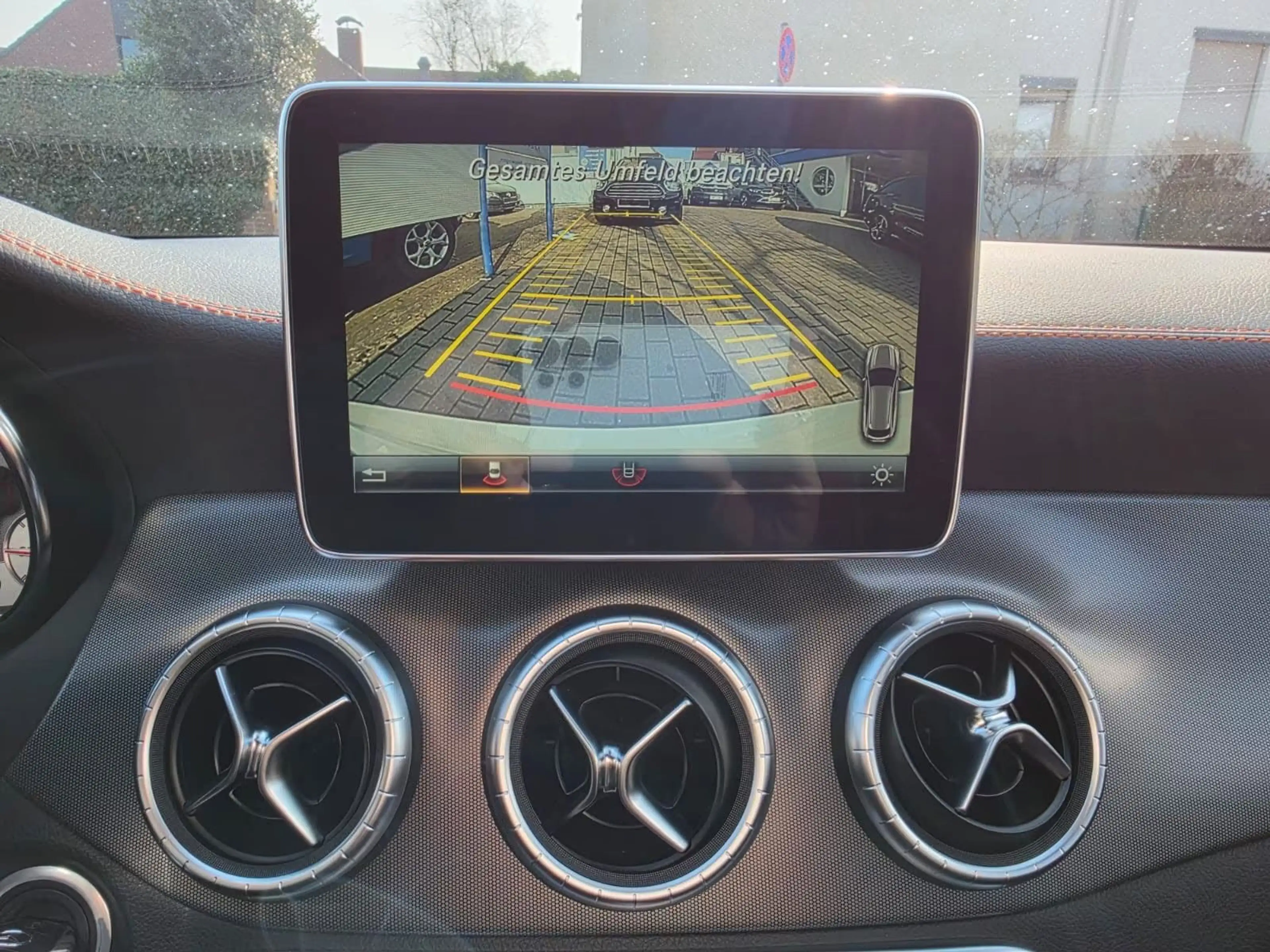 Mercedes-Benz CLA 200 Shooting Brake ORANGE ART EDITION/AMG — photo 13