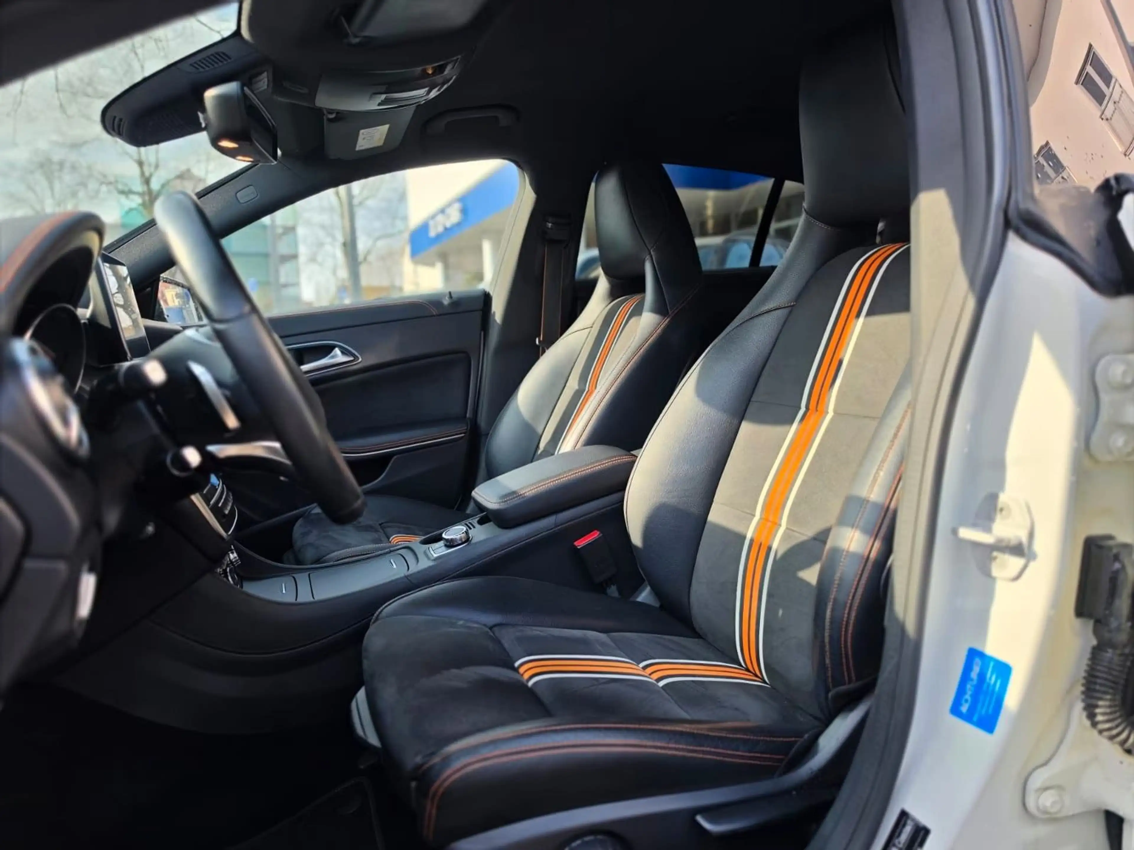 Mercedes-Benz CLA 200 Shooting Brake ORANGE ART EDITION/AMG — photo 8