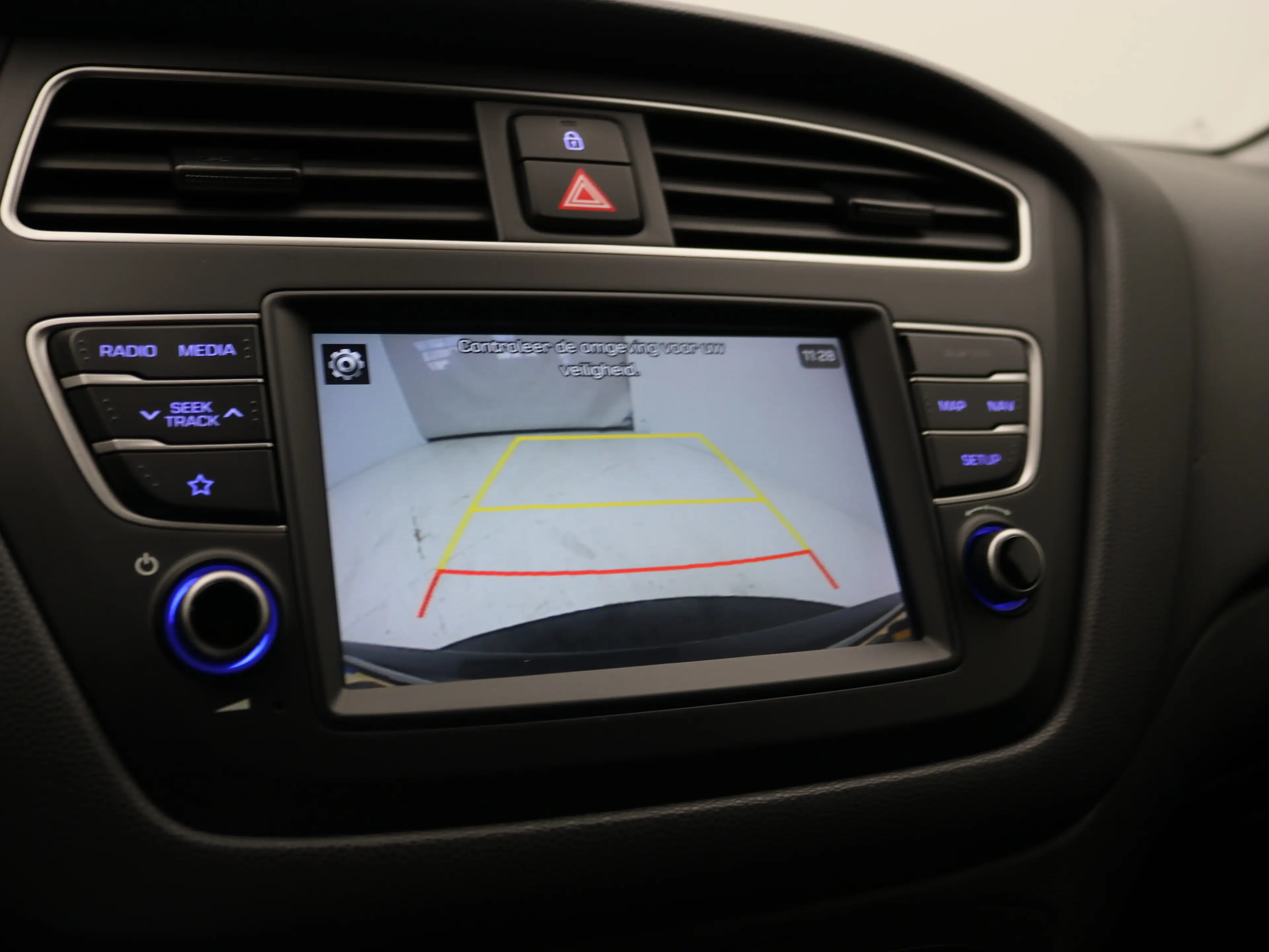 Hyundai i20 1.0 T-GDI Premium | Achterbank in delen neerklapba — photo 32