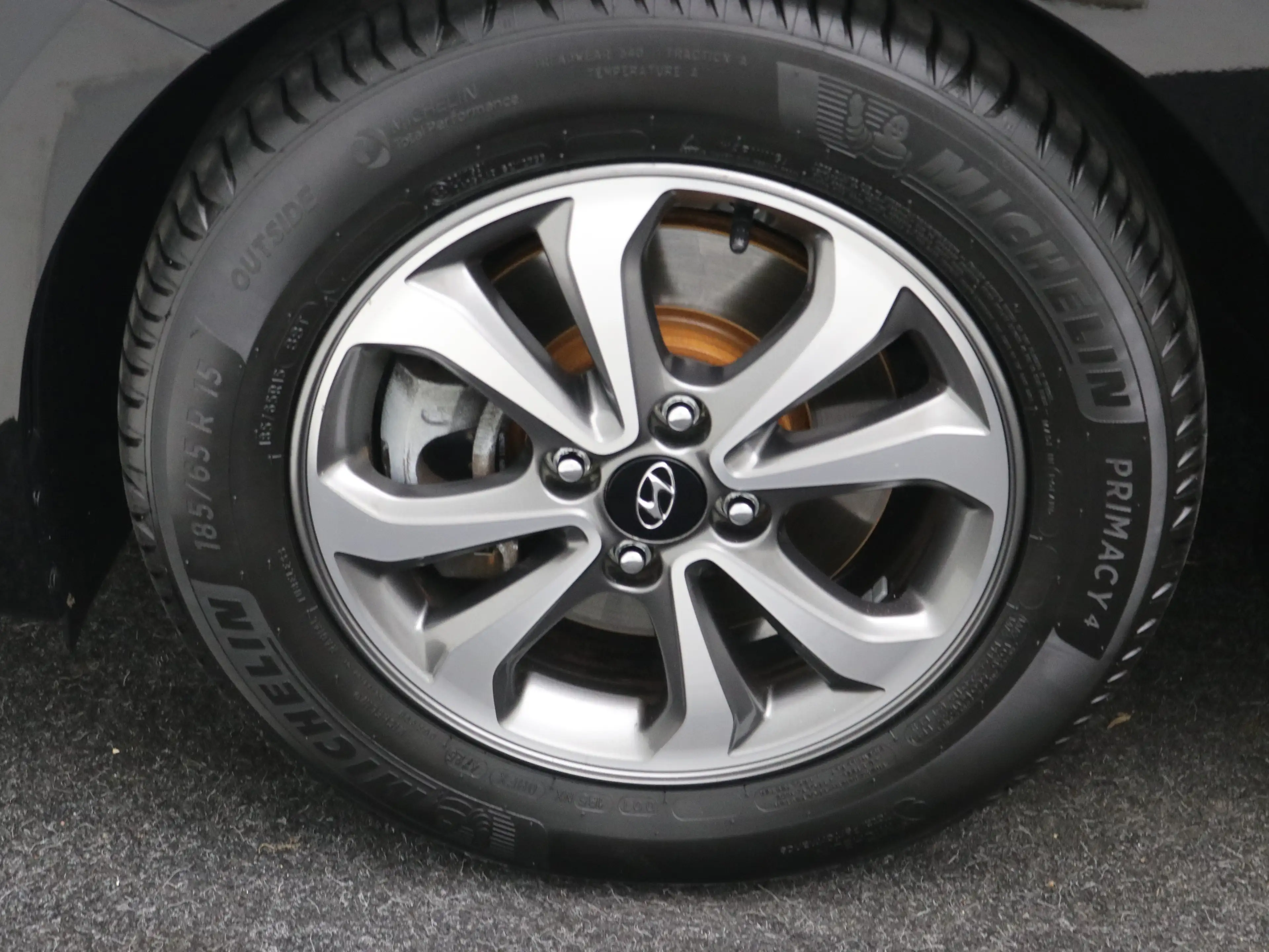 Hyundai i20 1.0 T-GDI Premium | Achterbank in delen neerklapba — photo 7