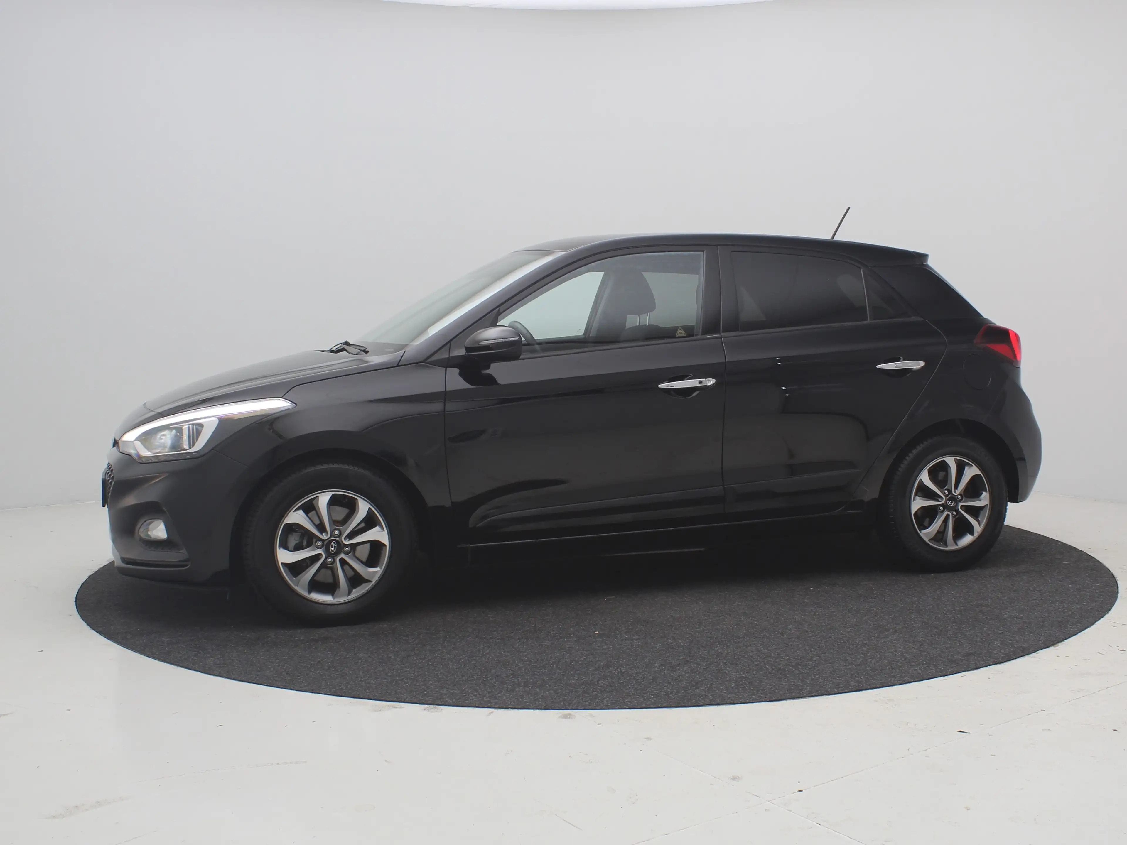Hyundai i20 1.0 T-GDI Premium | Achterbank in delen neerklapba — photo 6