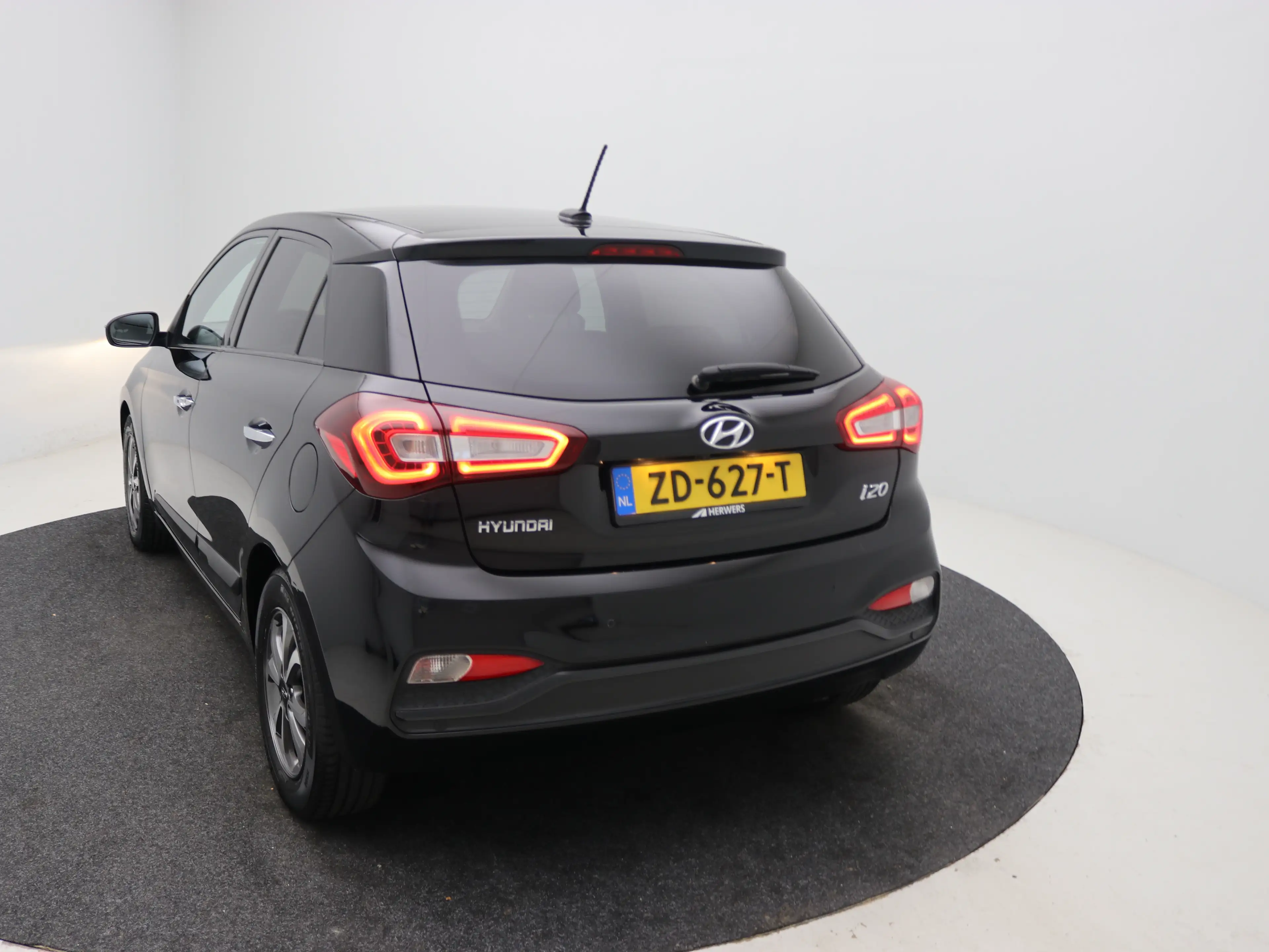 Hyundai i20 1.0 T-GDI Premium | Achterbank in delen neerklapba — photo 19