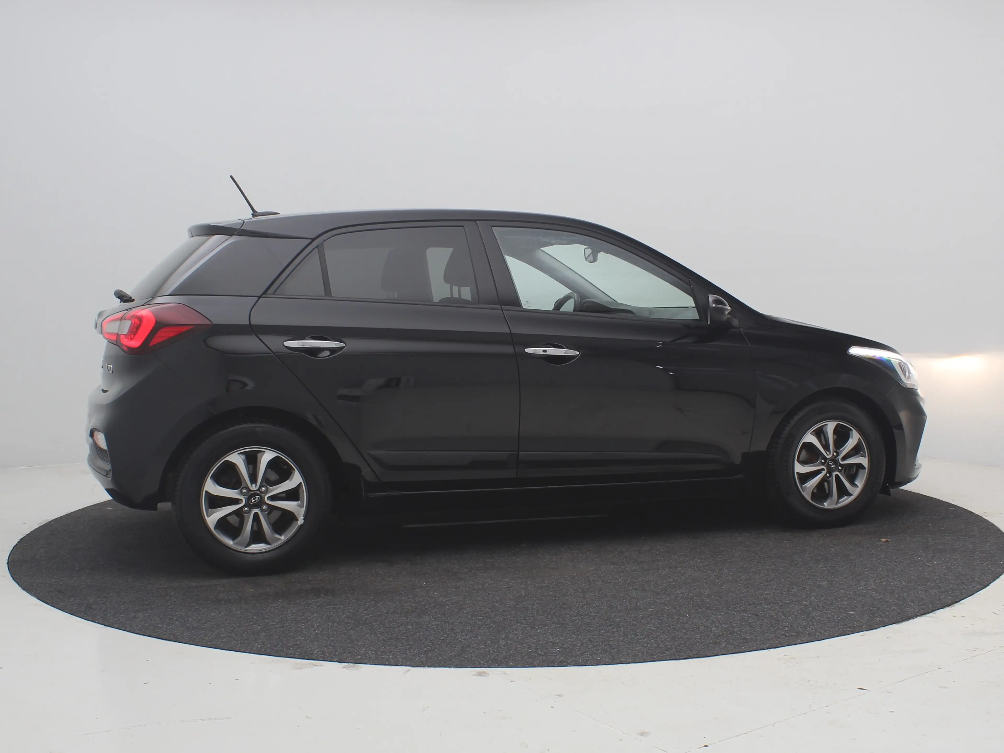 Hyundai i20 1.0 T-GDI Premium | Achterbank in delen neerklapba — photo 11
