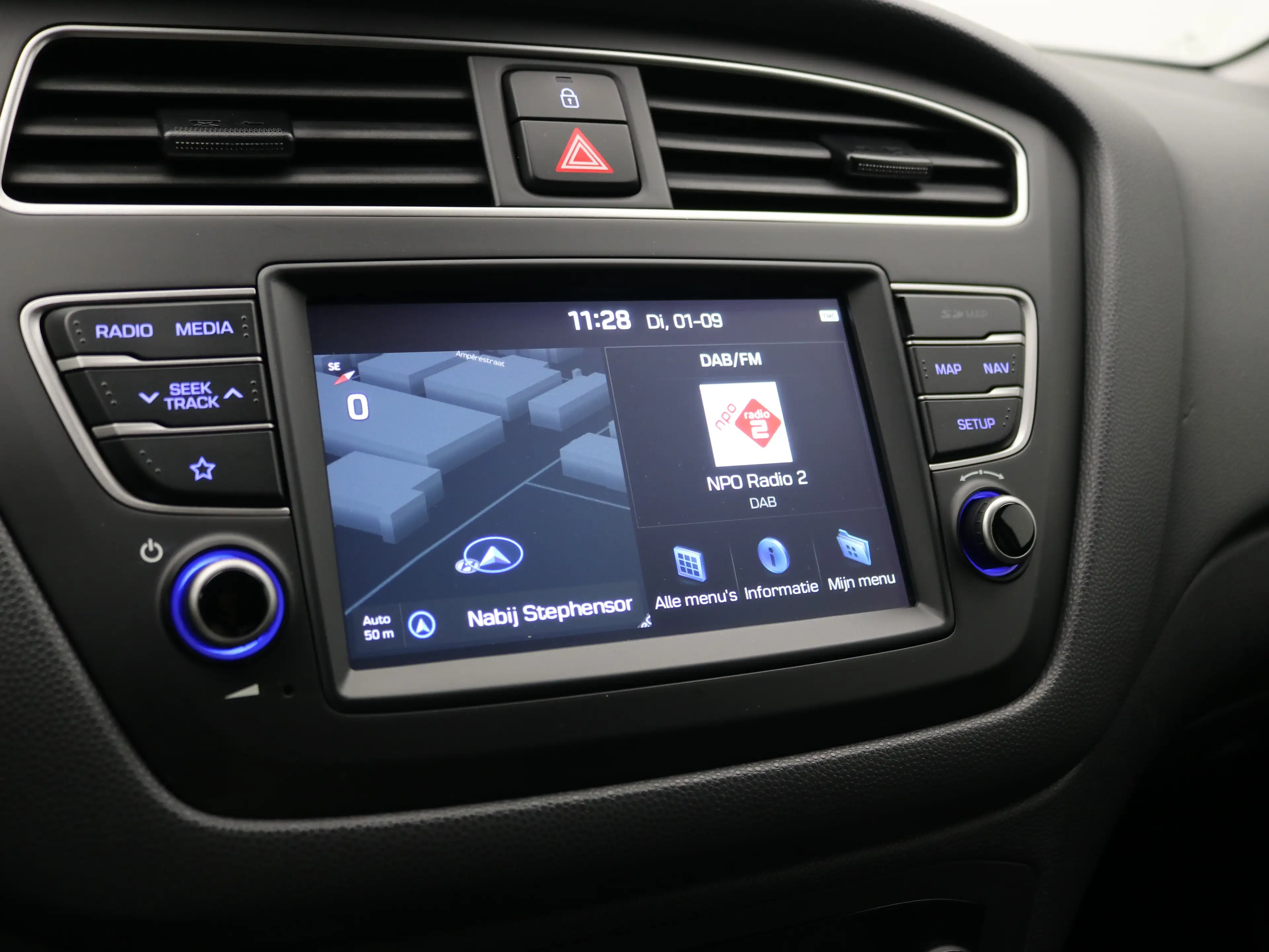 Hyundai i20 1.0 T-GDI Premium | Achterbank in delen neerklapba — photo 29