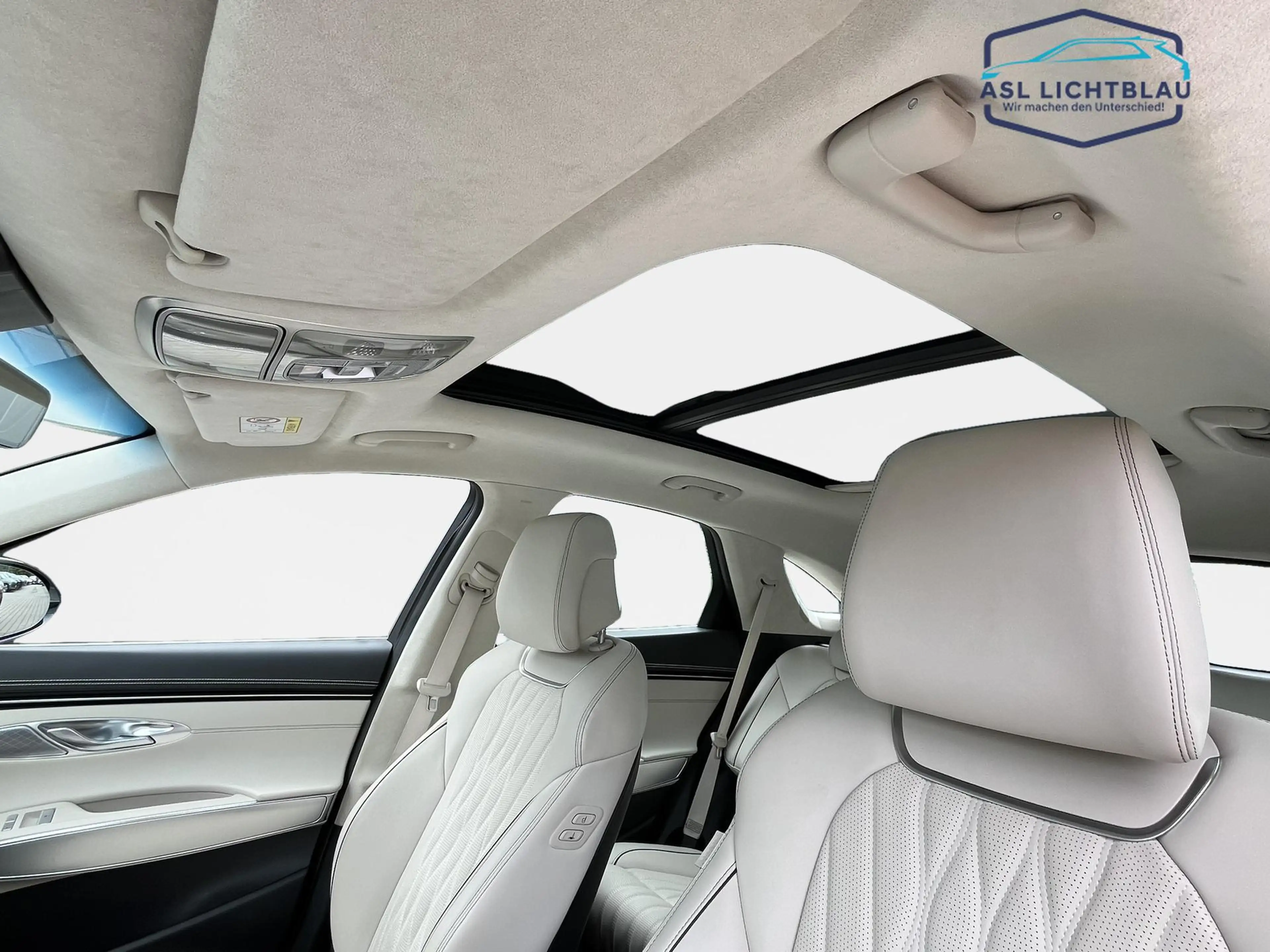 Genesis GV70 2.5 T Luxus AWD Komfort-Paket & Panoramadach 2.5 — photo 11