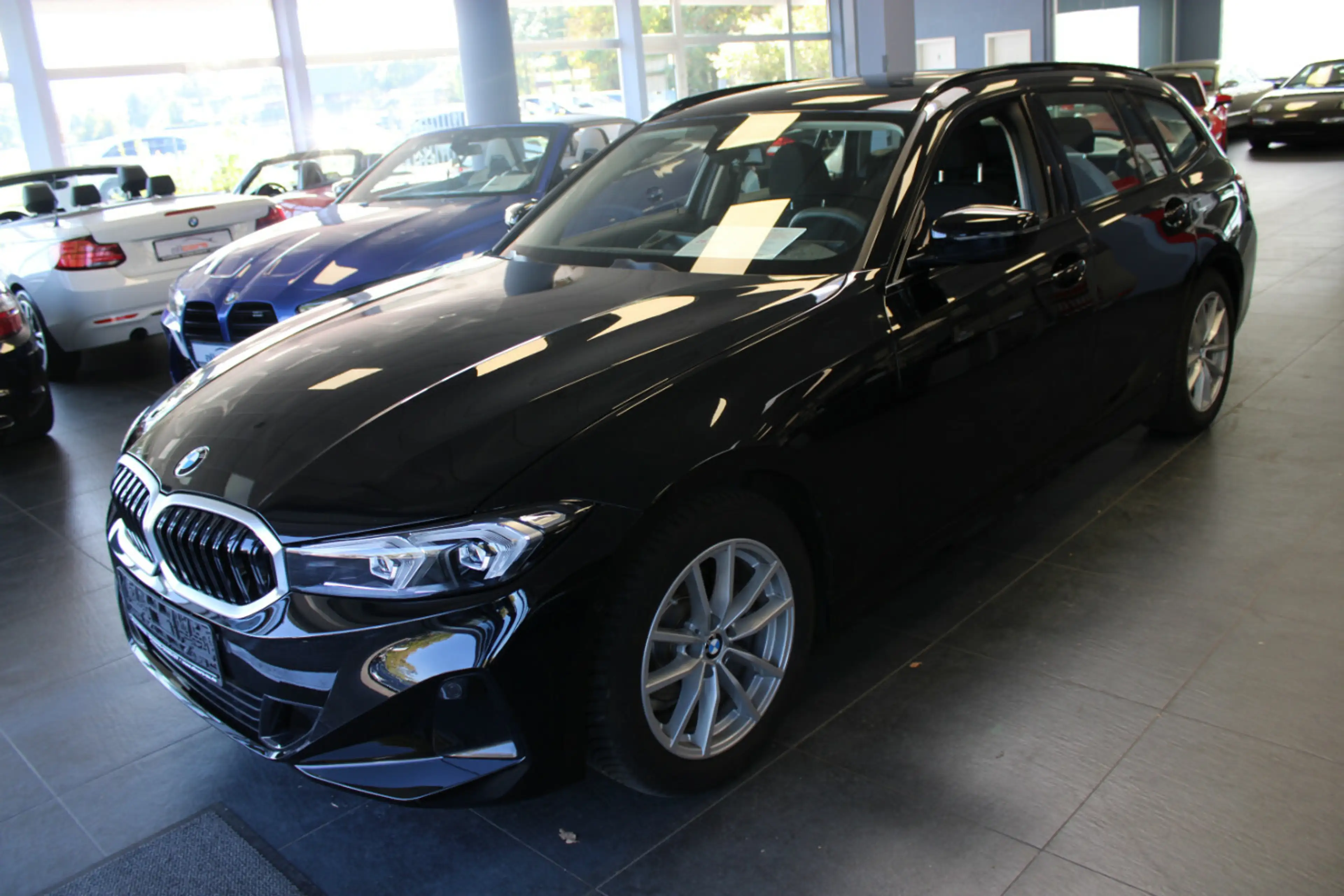 BMW 318 318i Touring Aut. — photo 3