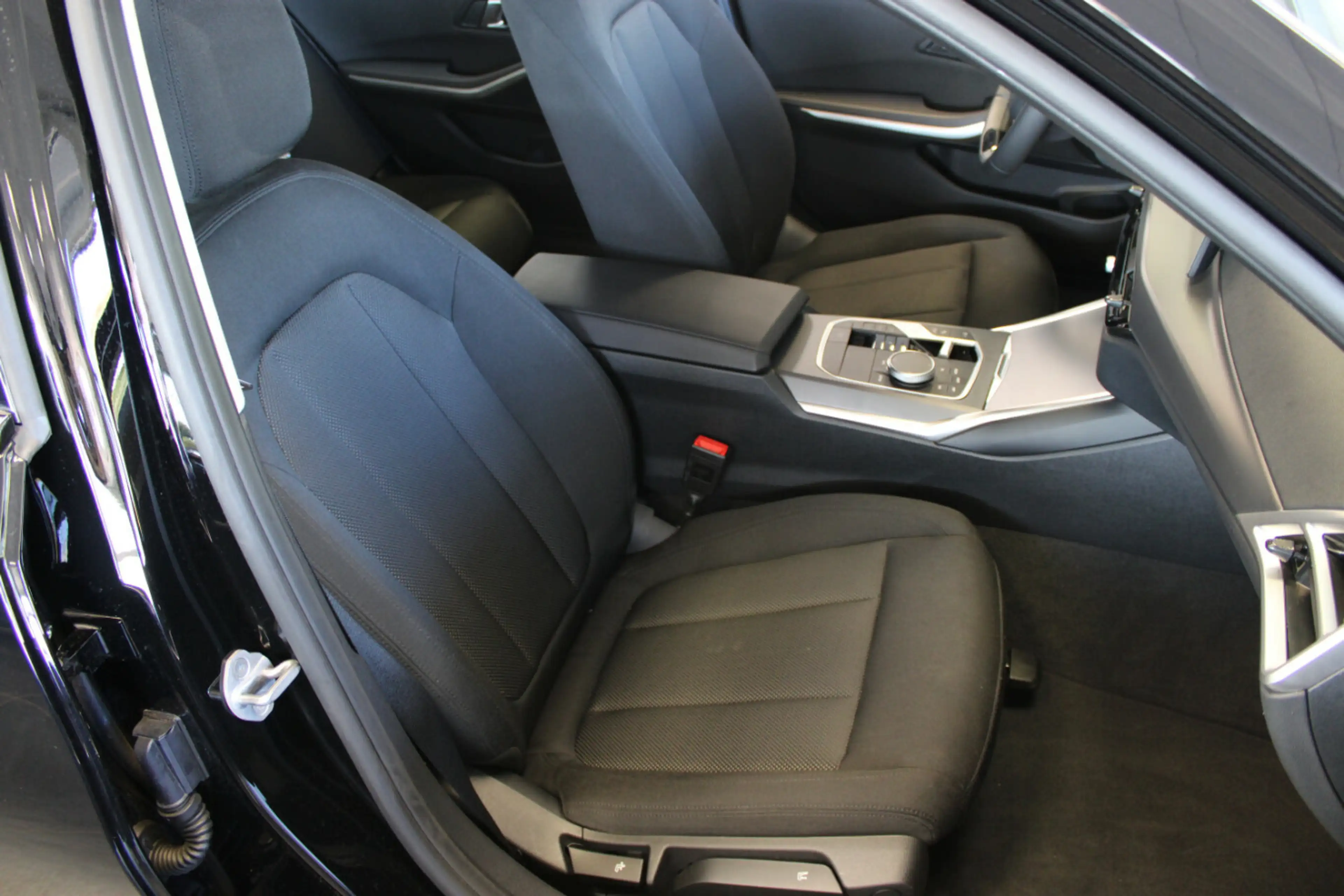 BMW 318 318i Touring Aut. — photo 13